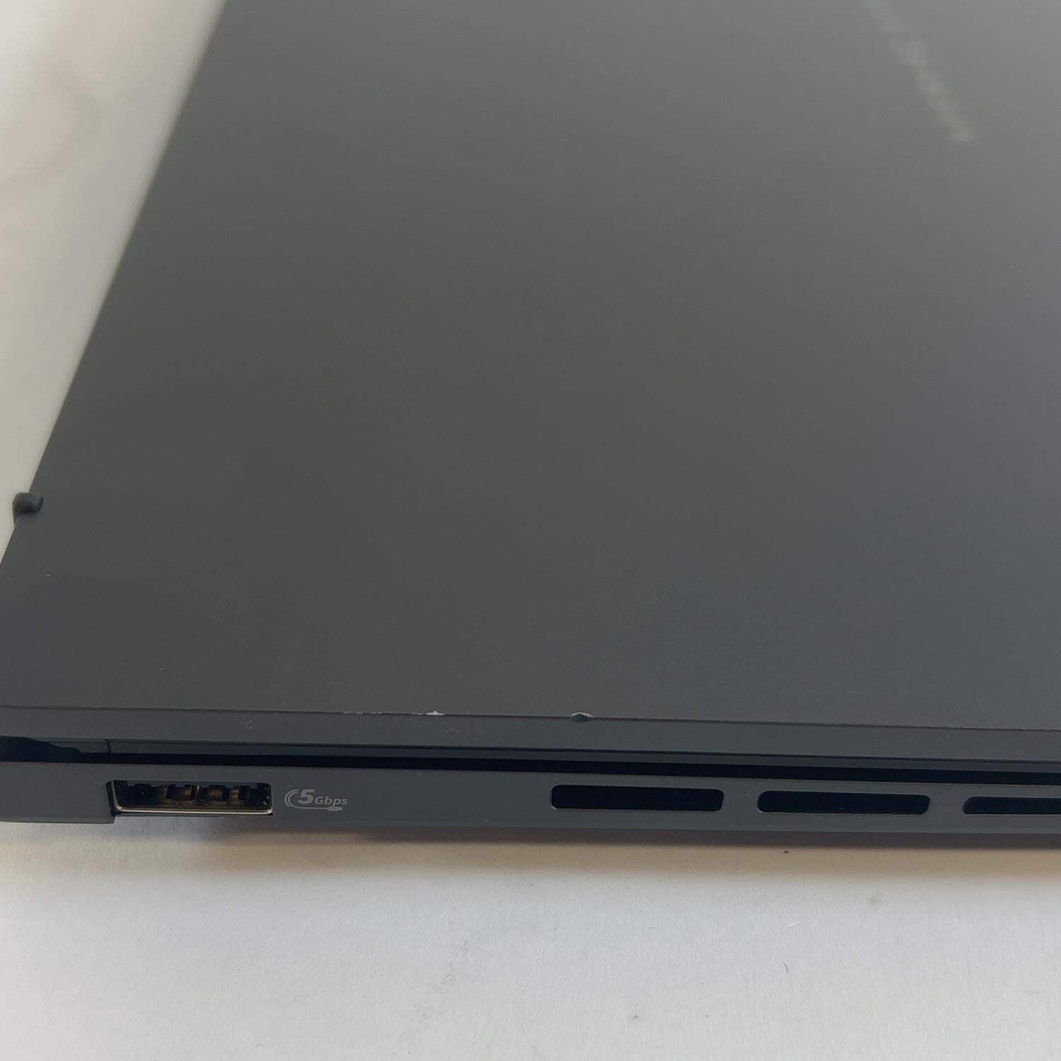 Asus Zenbook 14 UX3405C 14″ Core Ultra 9 285H 2.9GHz 32GB RAM 1TB SSD