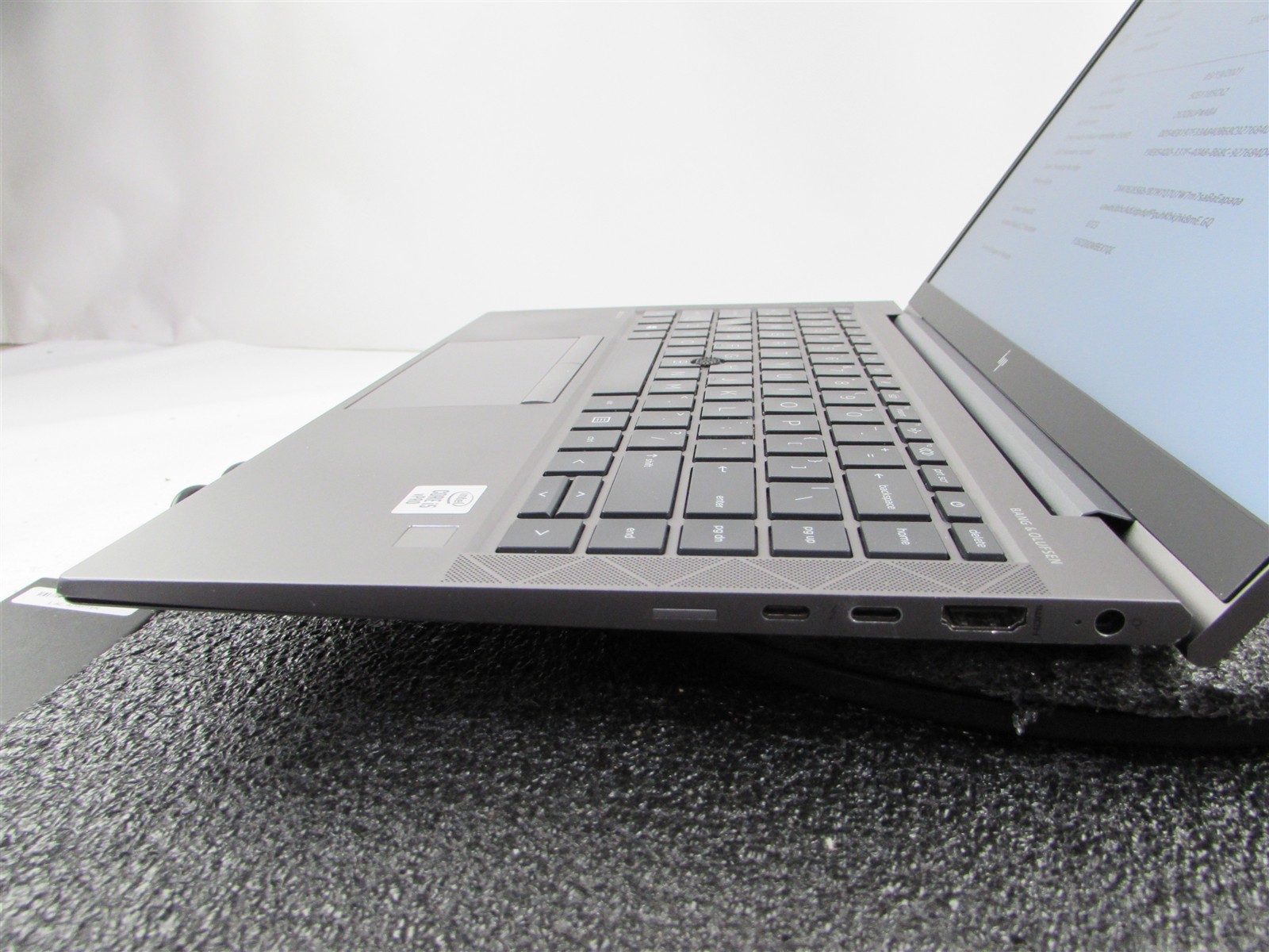 HP ZBOOK FIREFLY 14 (G7) 1920X1080 FHD I5-10310U 512GB SSD 16GB RAM NO O.S