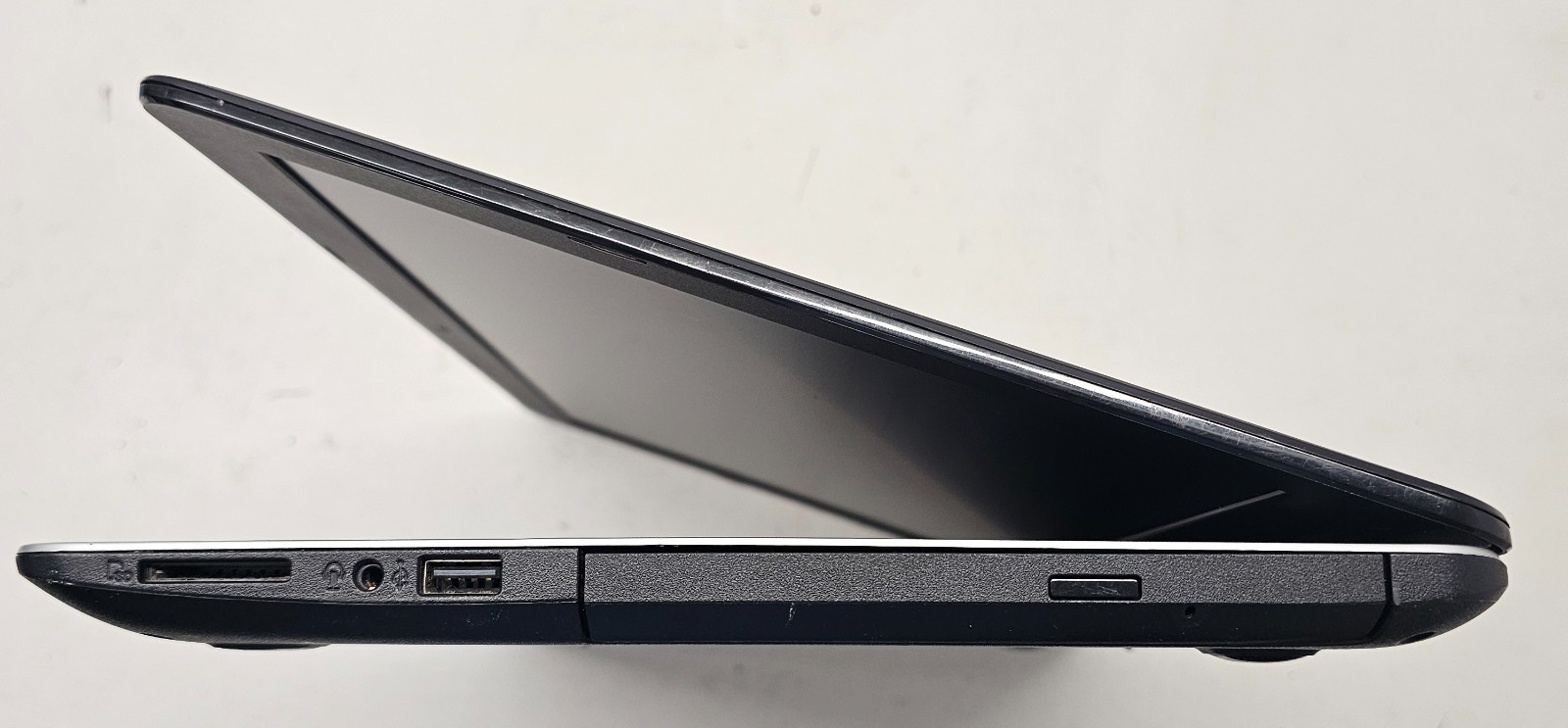 Asus R556LA-MH31(WX) 15.6″ Laptop Intel Core i3-4005U 6GB RAM NO HD/OS (FL)