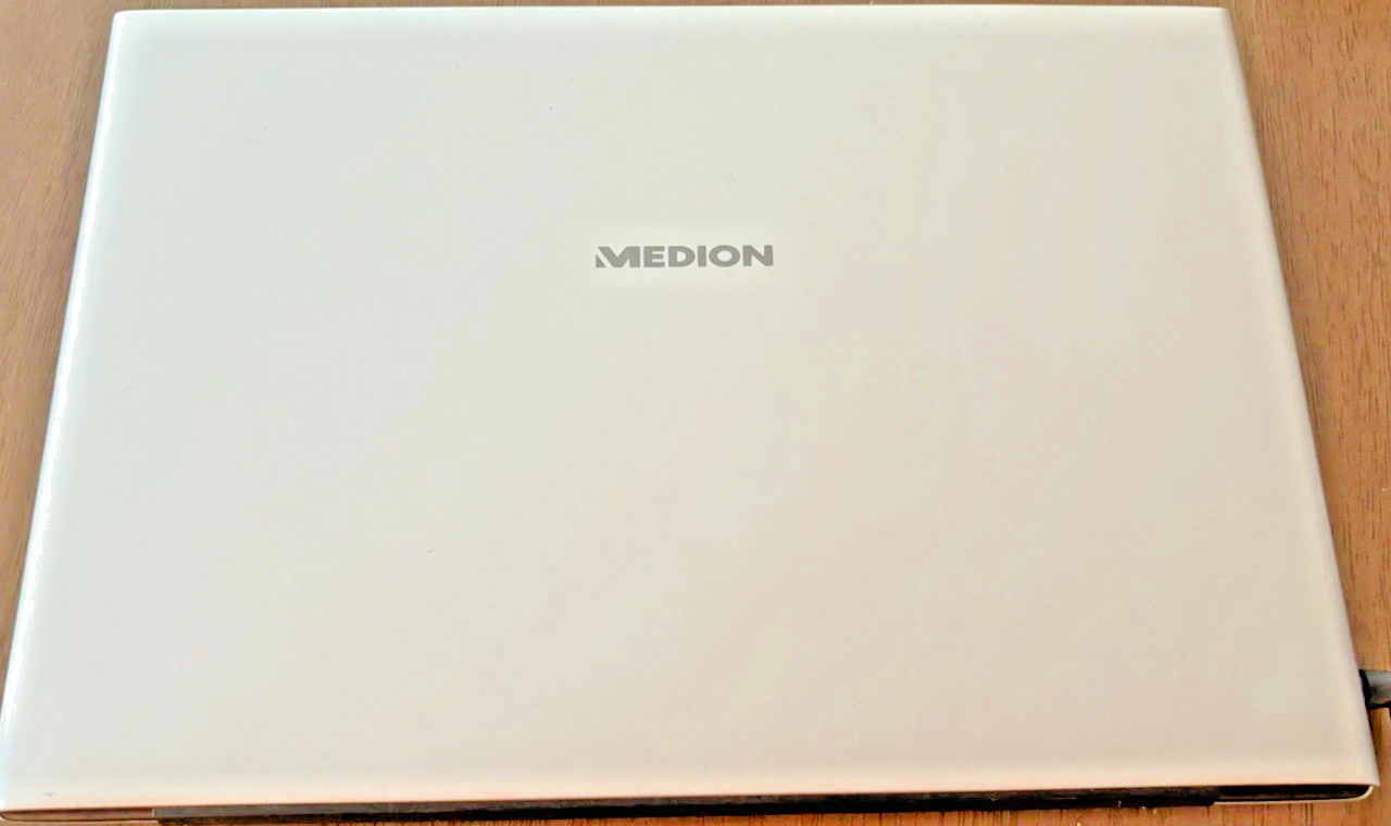Medion Akoya S4220 14″ Windows 10 Used With Warranty 6 Months