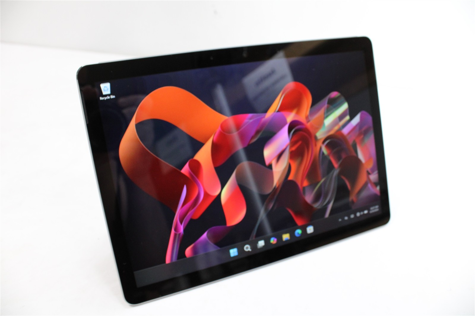 Microsoft Surface Go 10″ Tablet Pentium 4415Y 8GB RAM 128GB SSD Windows 11 Pro