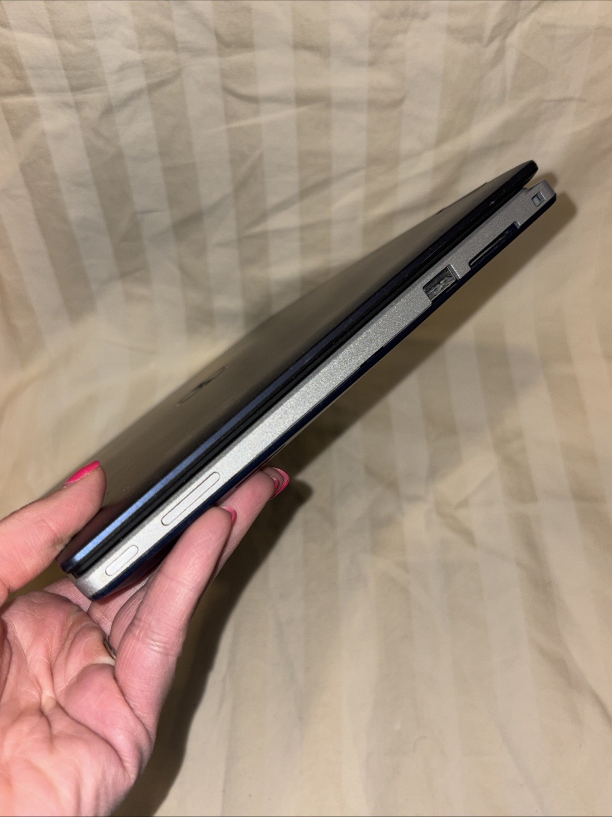 Dell Inspiron 11 3153 2-in-1 Touchscreen Laptop Intel i3 11.6″ Silver/Blue