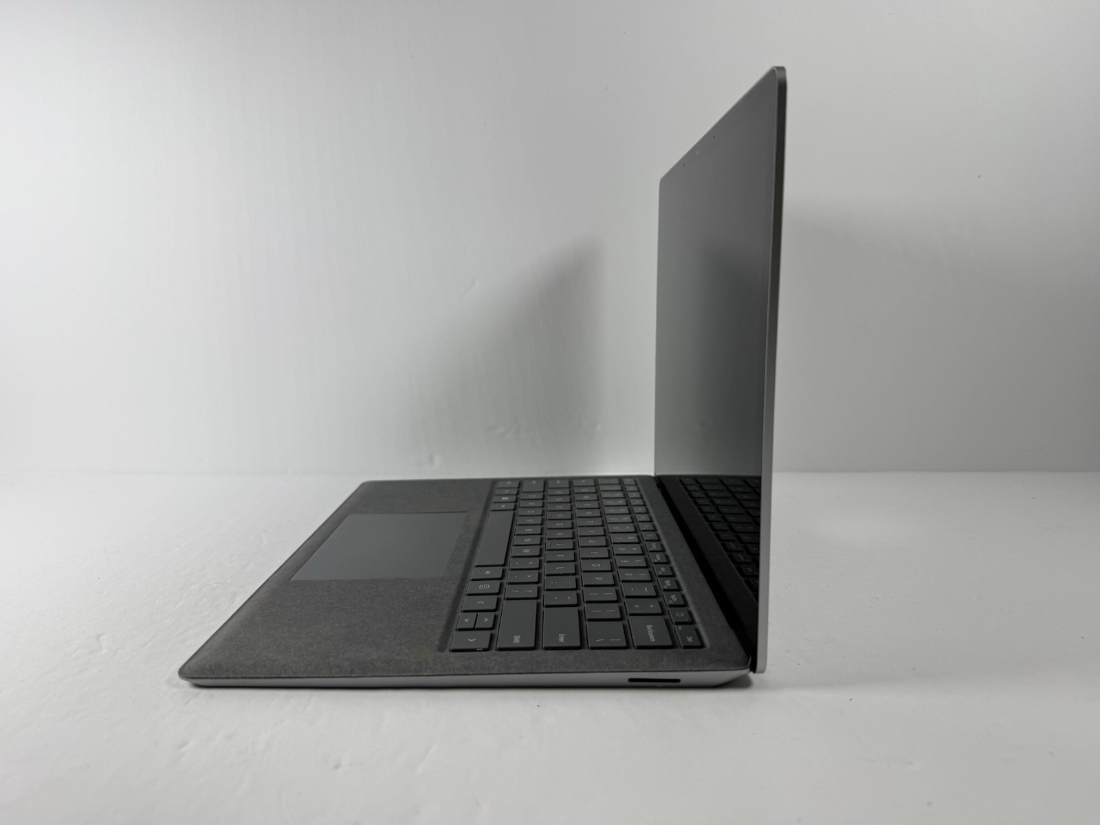 Microsoft Surface Laptop 5 13.5” 1950 Intel Core i7-1265U 16GB RAM 512GB NVME