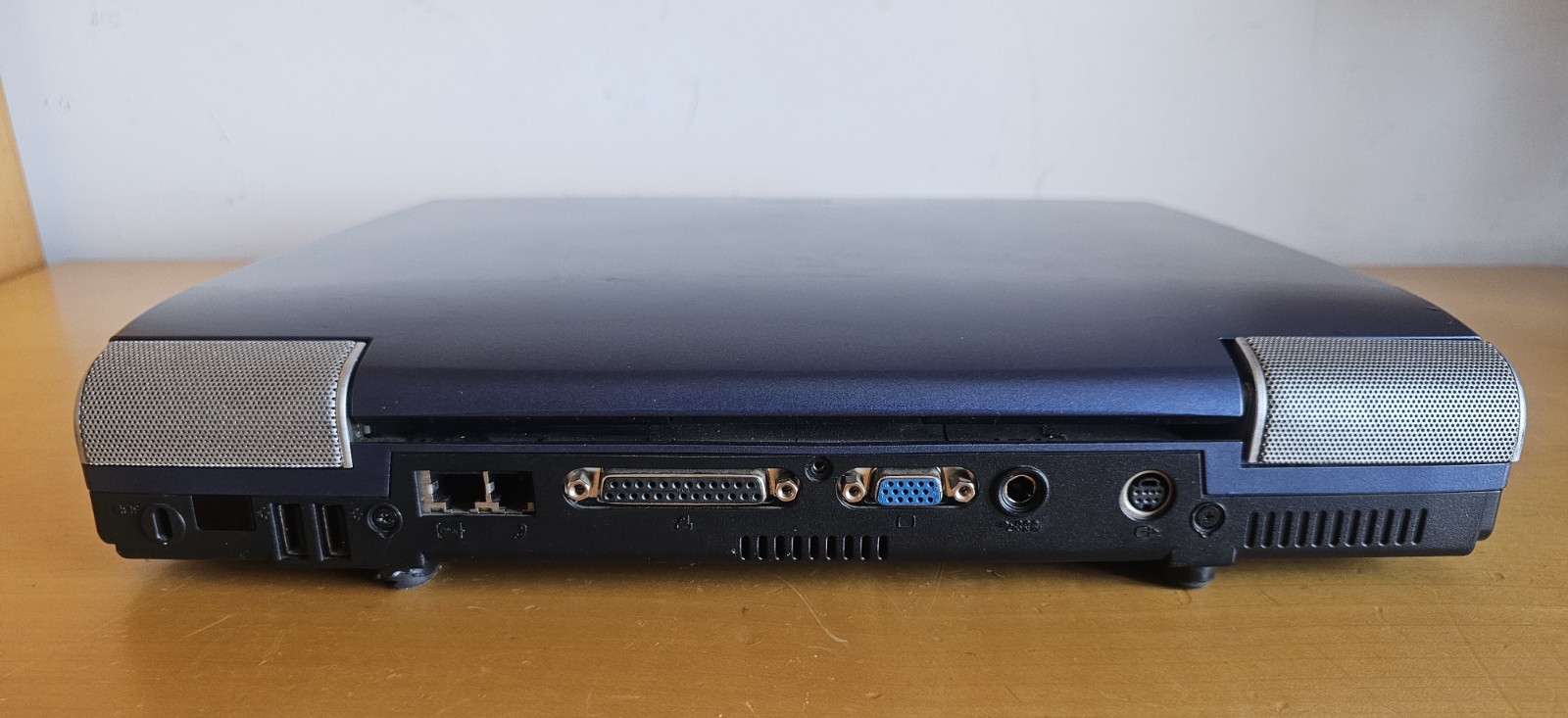 ToshibaS1900 Intel Pentium 4 Ati Radeon Windows 98/XP DualBoot PC