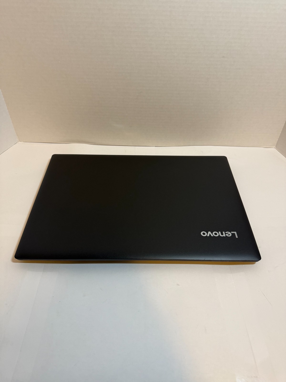 Lenovo IdeaPad 330 AMD Ryzen 3-2200U 12GB Ram 1TB HDD DVD-RW Radeon Win 11 S4