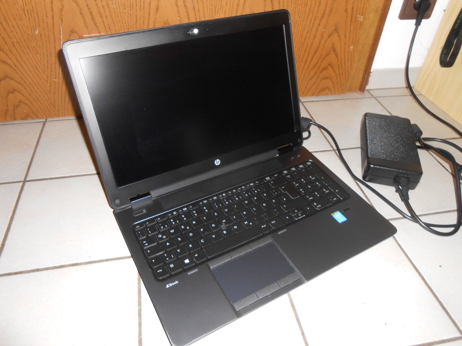HP ZBook 15 G2 i7-4710MQ 24GB 256GB SSD FullHD nVidia Quadro K1100M Linux Mint