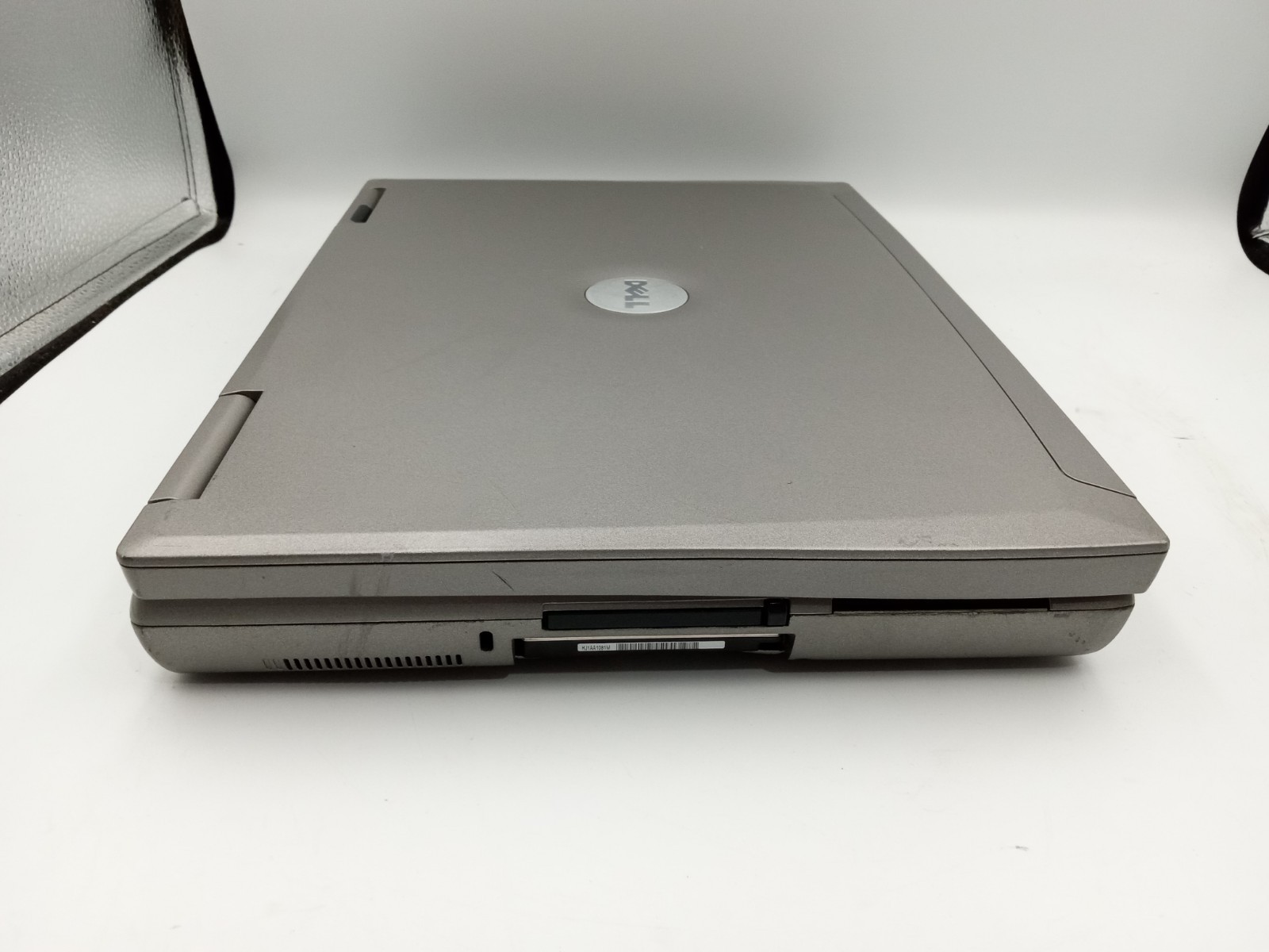 Dell Latitude D810 Intel Pentium 2GB RAM 30GB HDD Windows XP – READ -RR