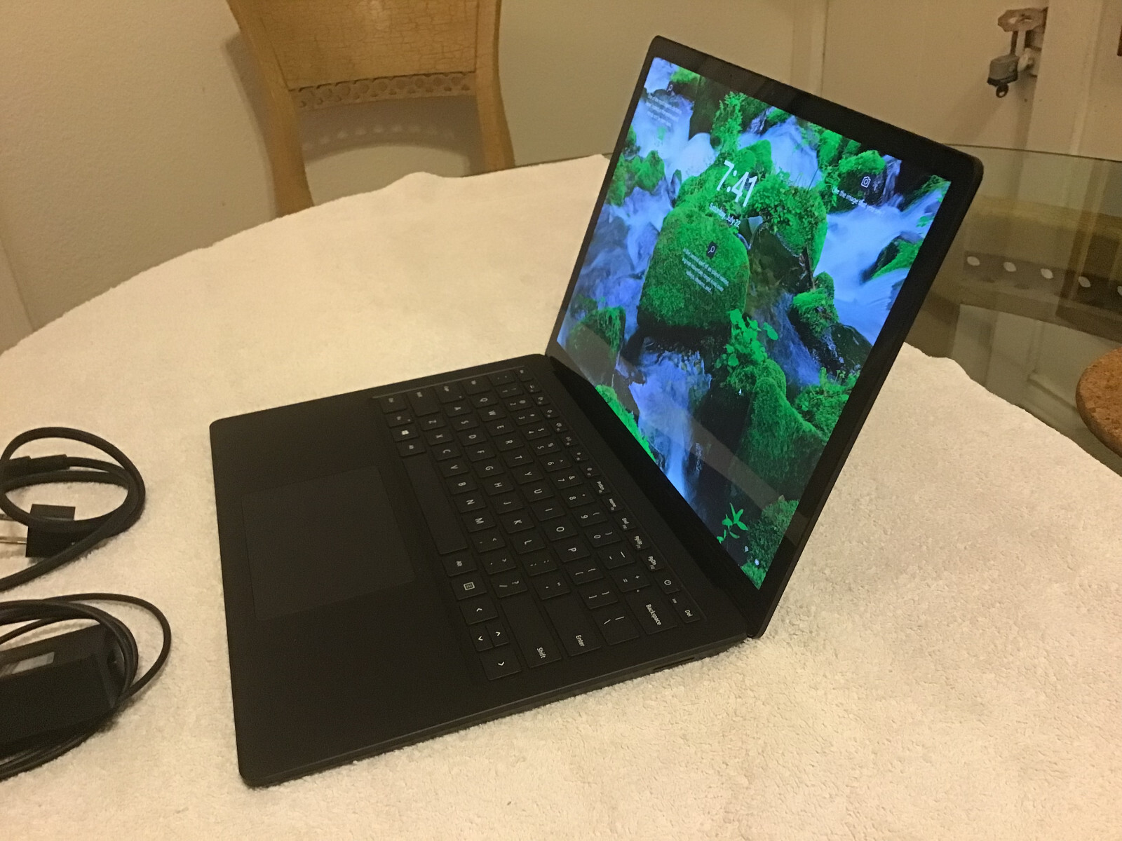 Microsoft Surface Laptop 4 13.5″ Touchscreen i5-1135G7 8GB RAM 512GB SSD