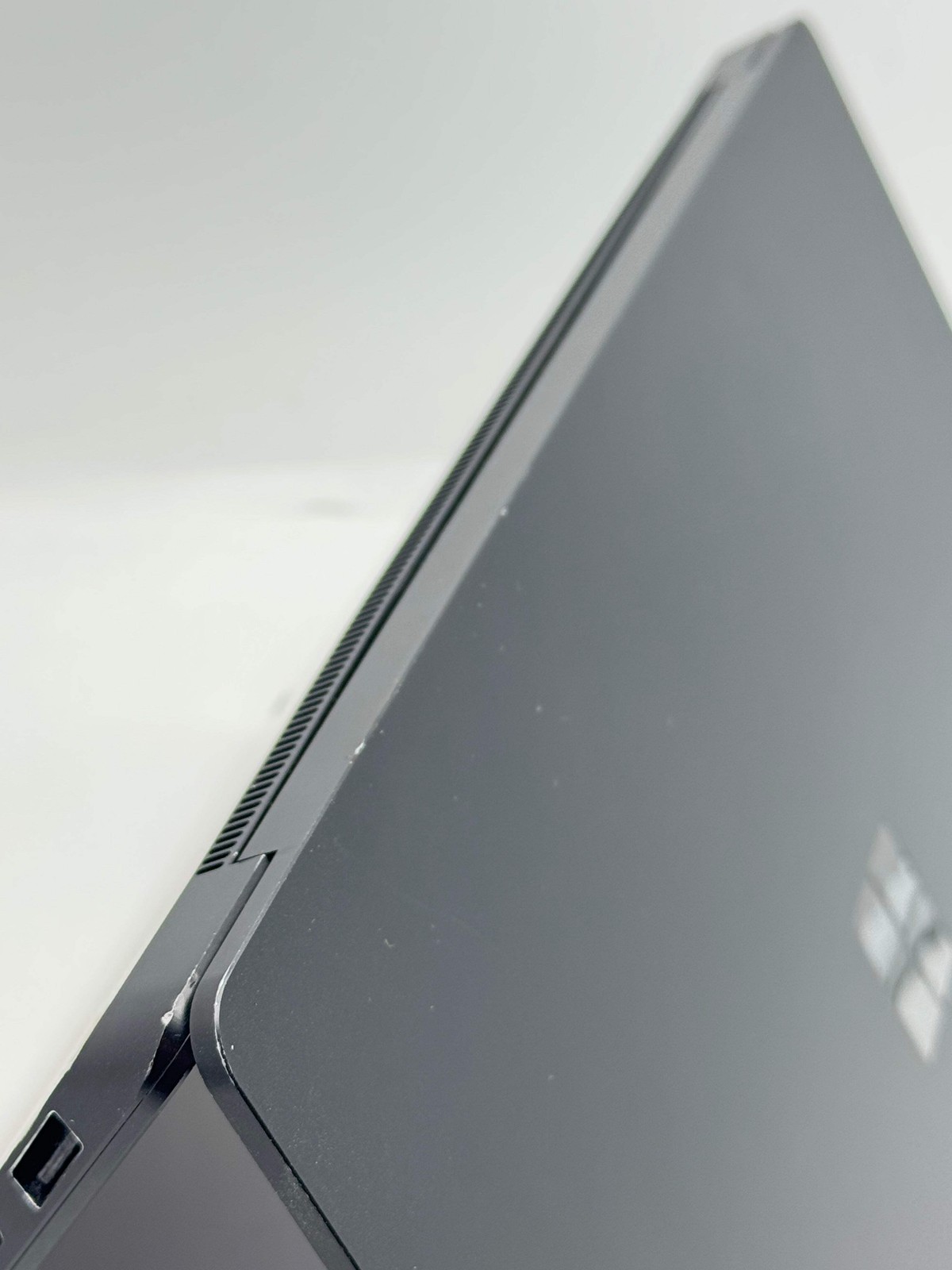 Microsoft Surface Laptop 4 1951 13.5″ i5-1145G7 8GB 512GB Cracked Screen For Par