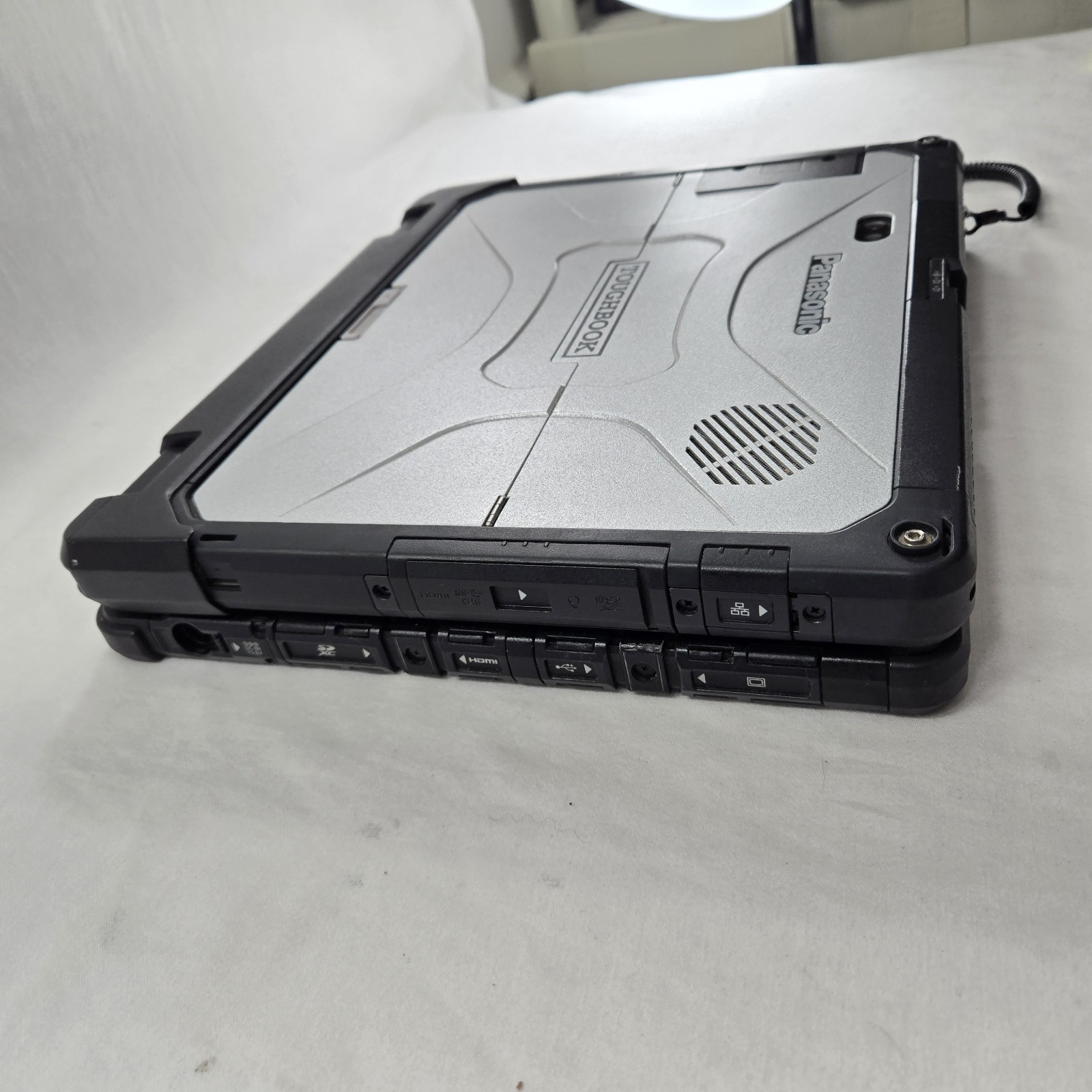 Panasonic Toughbook CF-33 i5-7300U 2.6GHz 256GB SSD 8GB Ram 4G — W11 — Grade B