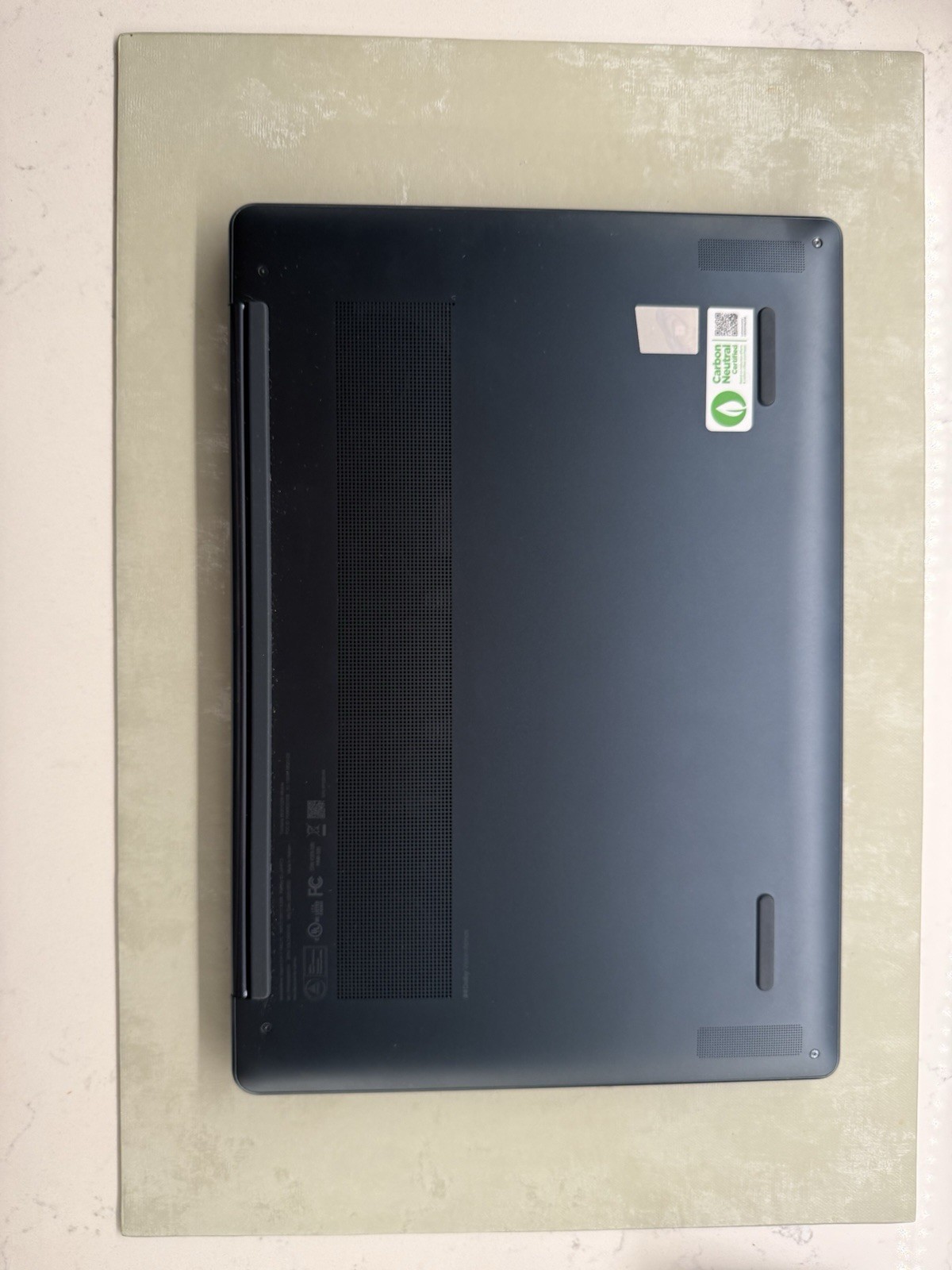 Yoga 9i 2-in-1 Aura Edition (14″ Intel) – OLED – 32GB RAM – 1TB Storage SSD