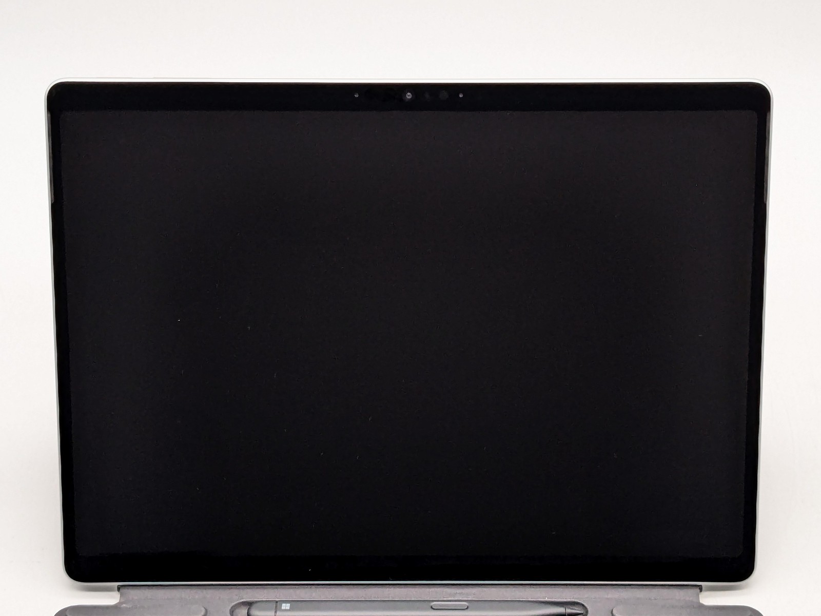 Microsoft Surface Pro 10 2-in-1 13″ ULTRA 5 135U 256GB SSD 8GB W11P 120Hz