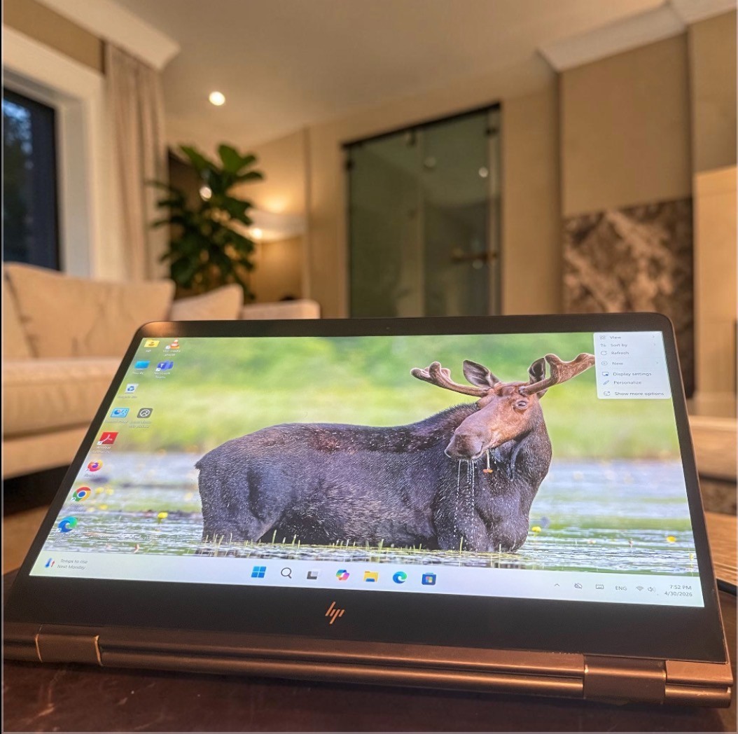 HP Spectre x360 15″ 2-in-1 4K Ultra HD Touch i7-7th Gen 16GB RAM AS-IS