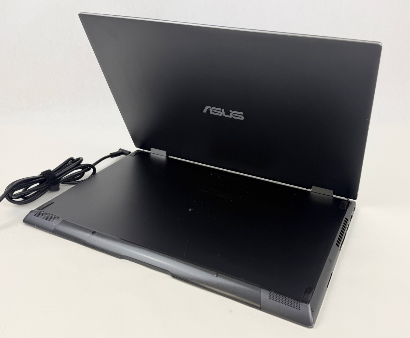 ASUS ZenBook Flip 15 15.6″ Touch i7-1165G7 16GB 1TB GTX 1650Ti W11H – Read Issue