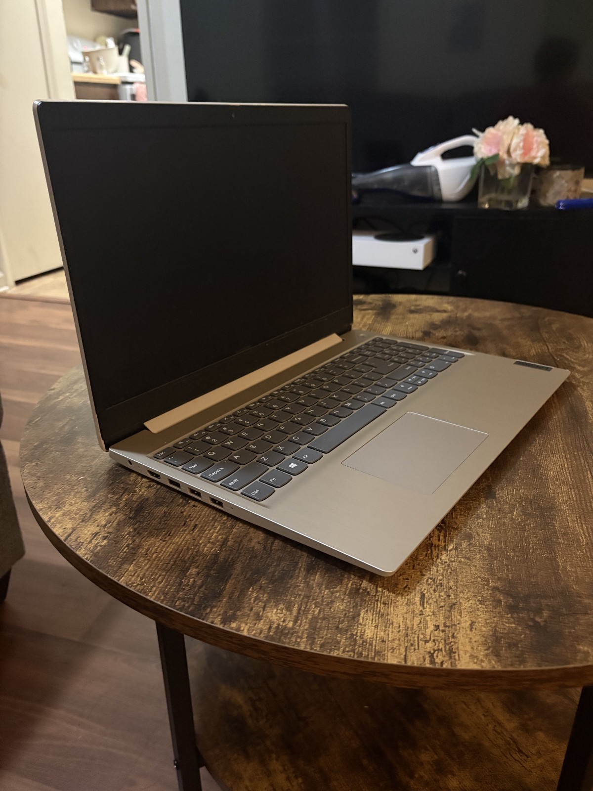 Lenovo IdeaPad 3 15ITL05 15.6″ Touchscreen (256GB SSD, Intel Core i3-1115G4)