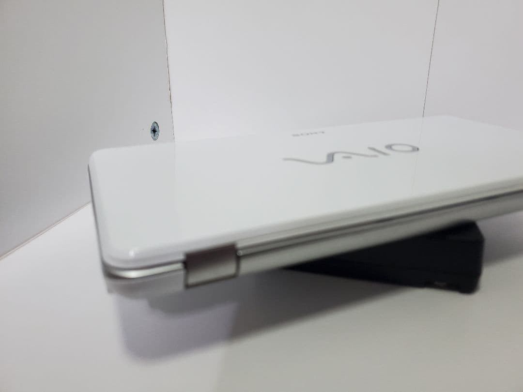 SONY VAIO type P VGN-P50 Windows XP Pocket Style Portable UMPC White