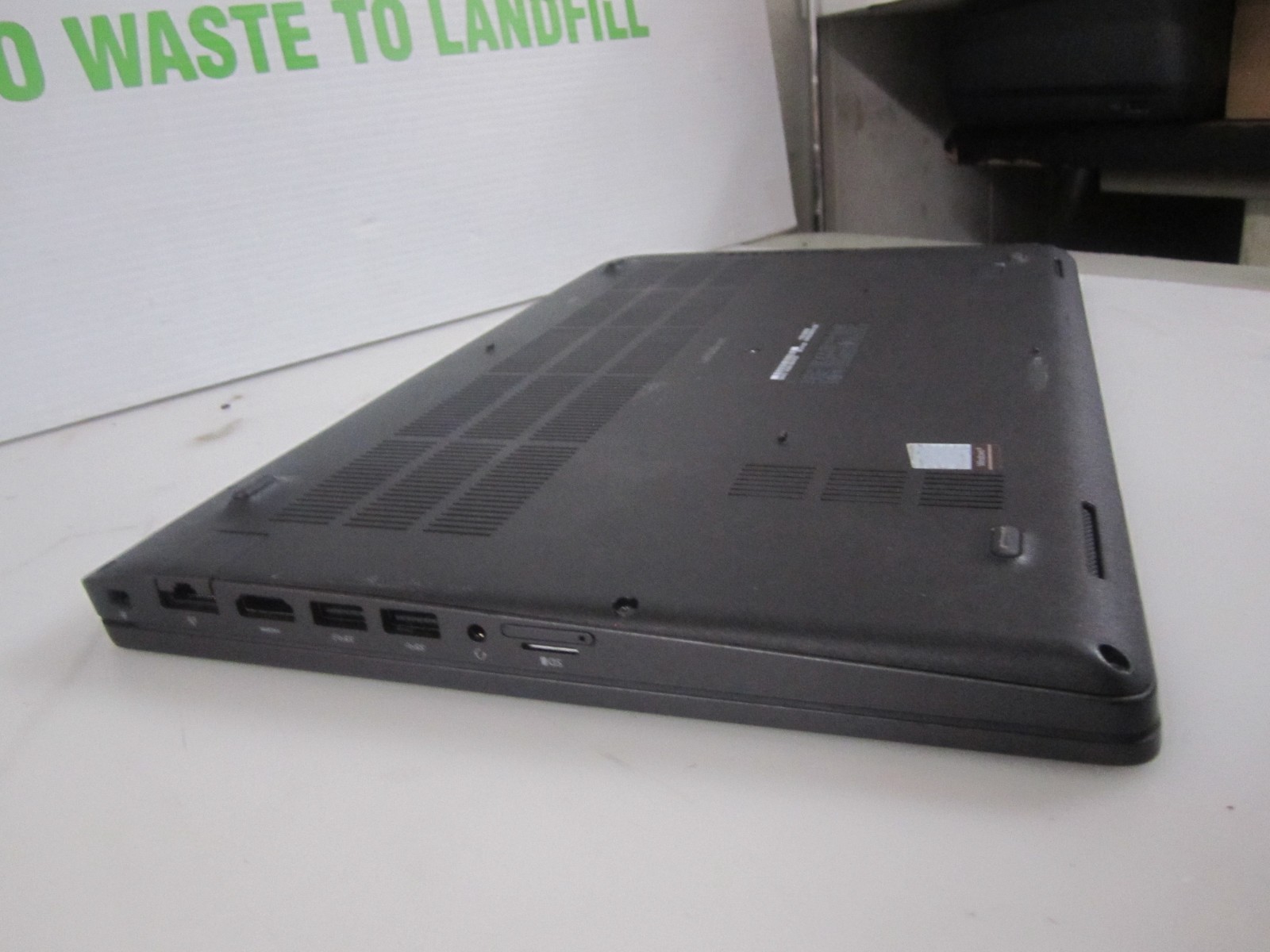 Dell Latitude 5500 i5-8365U 1.6GHz 16GB/240GB m2SSD [NO OS] Laptop + AC READ)_)