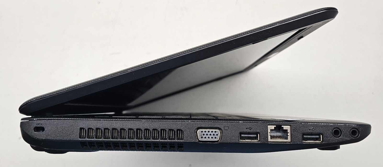 Toshiba Satellite C655D-S5200 15.6″ Laptop AMD C-50 8GB RAM 320GB HDD NO OS (FL)