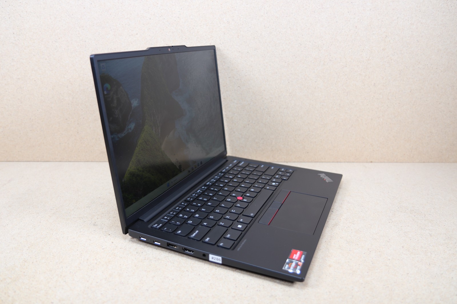 14″ Lenovo ThinkPad E14 Gen 6 (Touch) / Ryzen 7-7735U / 16GB / 512GB (286)