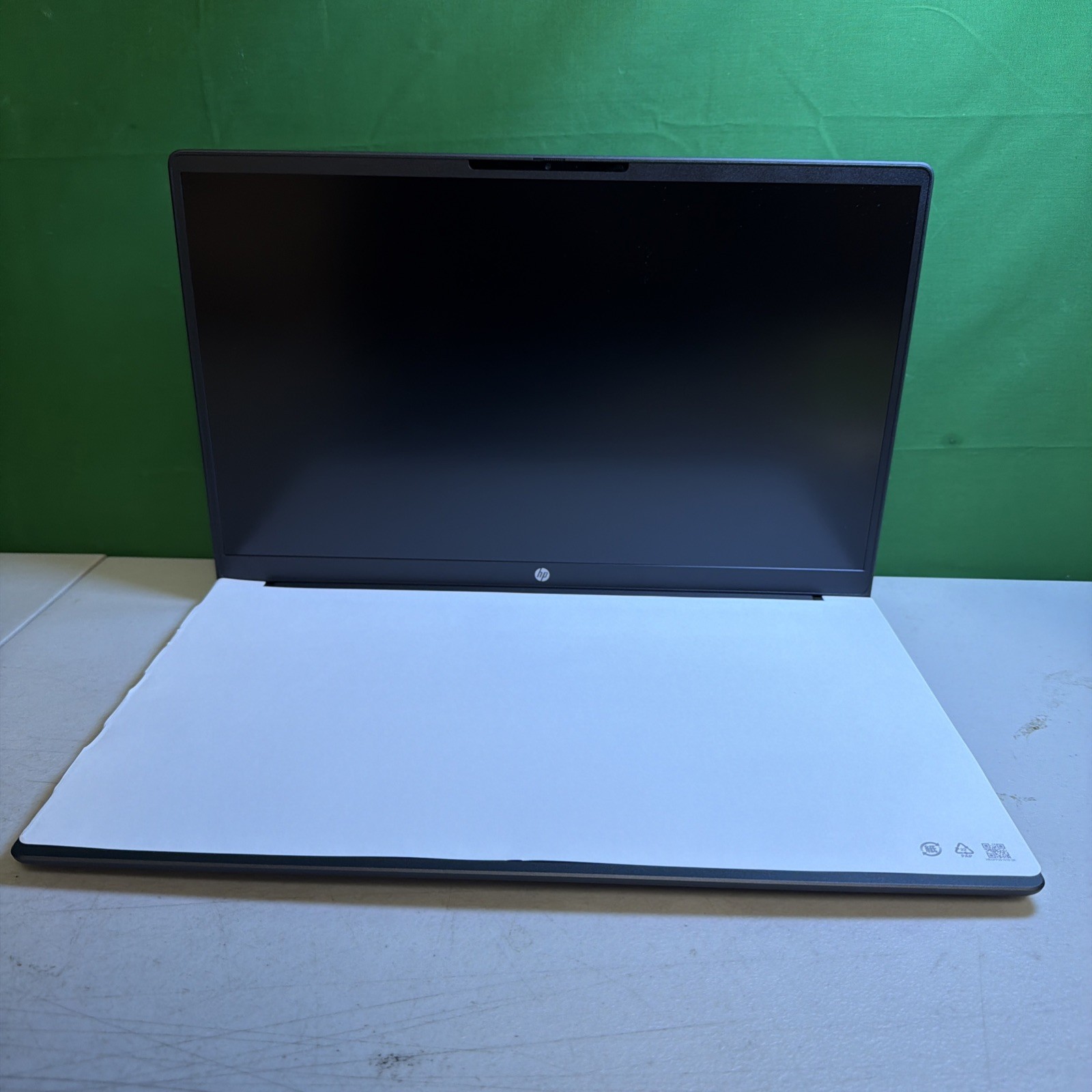 HP 17-dd0047nr OmniBook X 17.3″ FHD Touchscreen Ultra 7 256V 2.2GHz Intel UHD