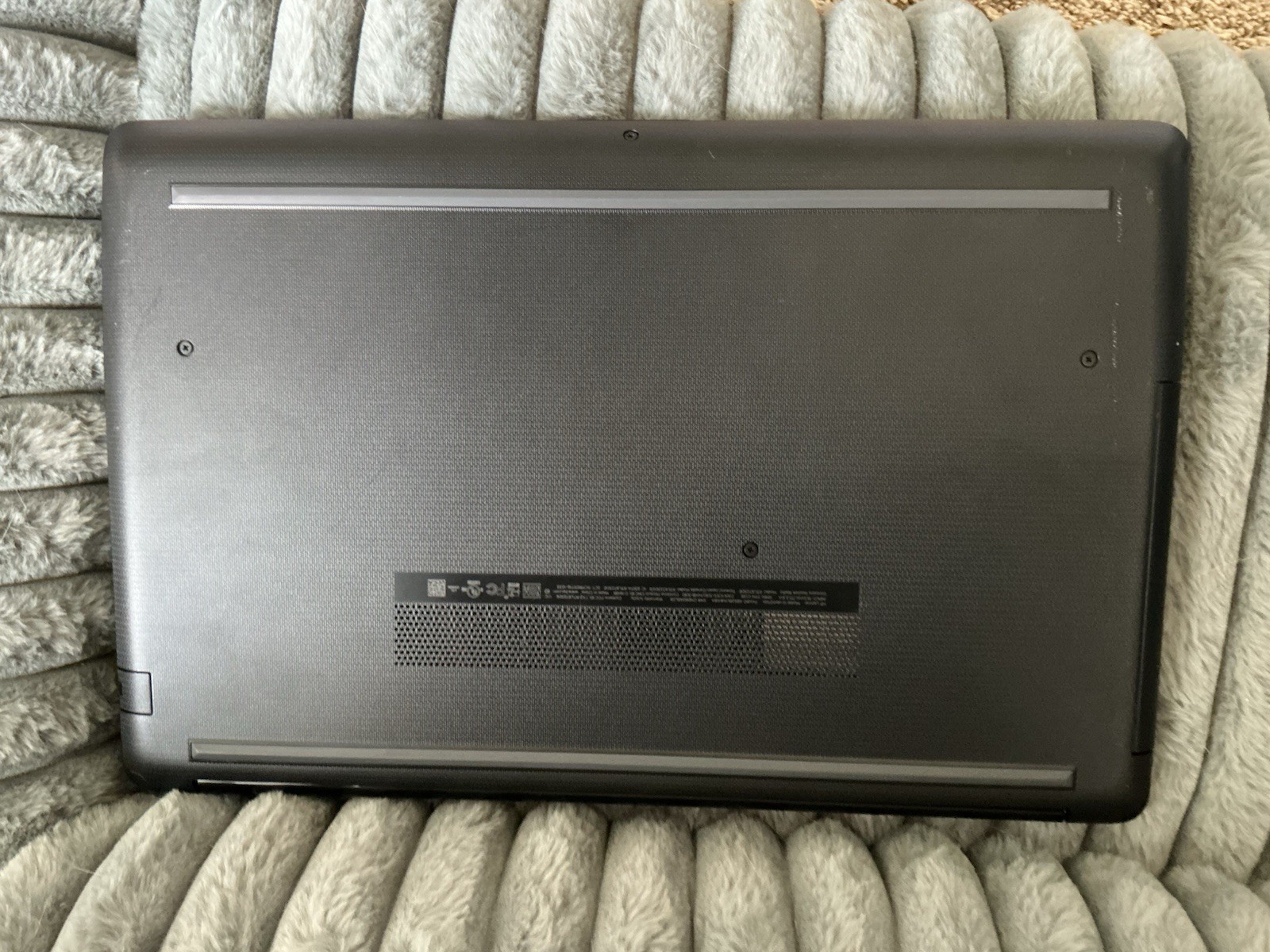 HP Laptop 15-db0011dx