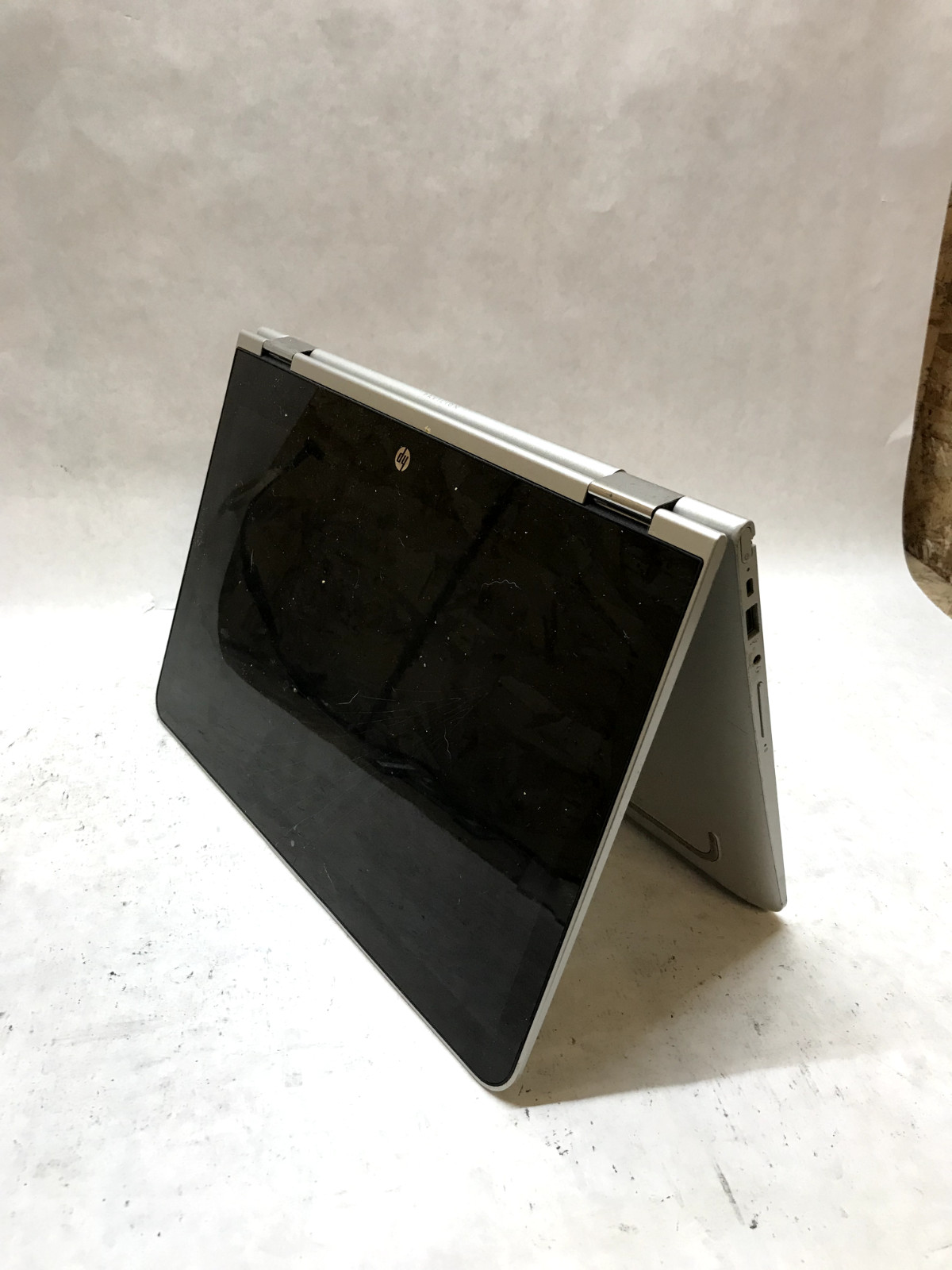 HP Pavilion x360 m3 Convertible 13.3″ Intel i3-6100U 2.3GHz 6GB RAM For Parts DW