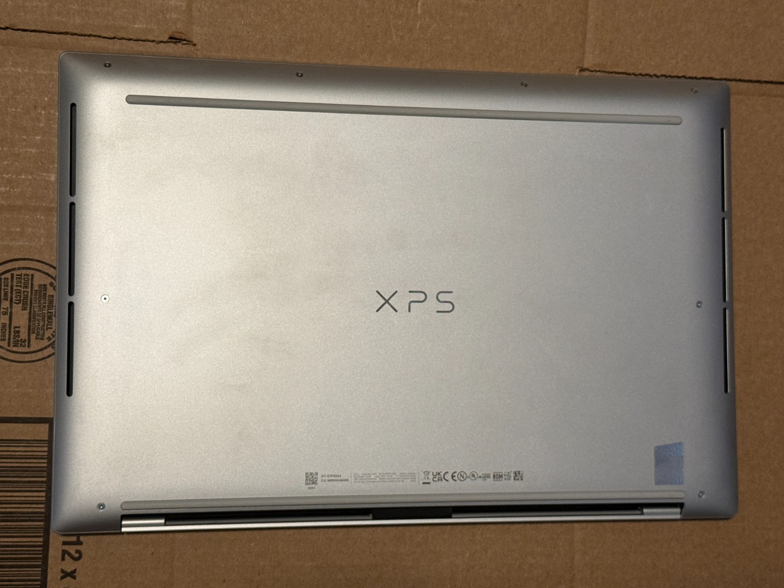 Dell XPS 16 9640 Laptop Ultra 9 185h CPU 32gb DDR5 512GB SSD 4060 GPU 4k OLED