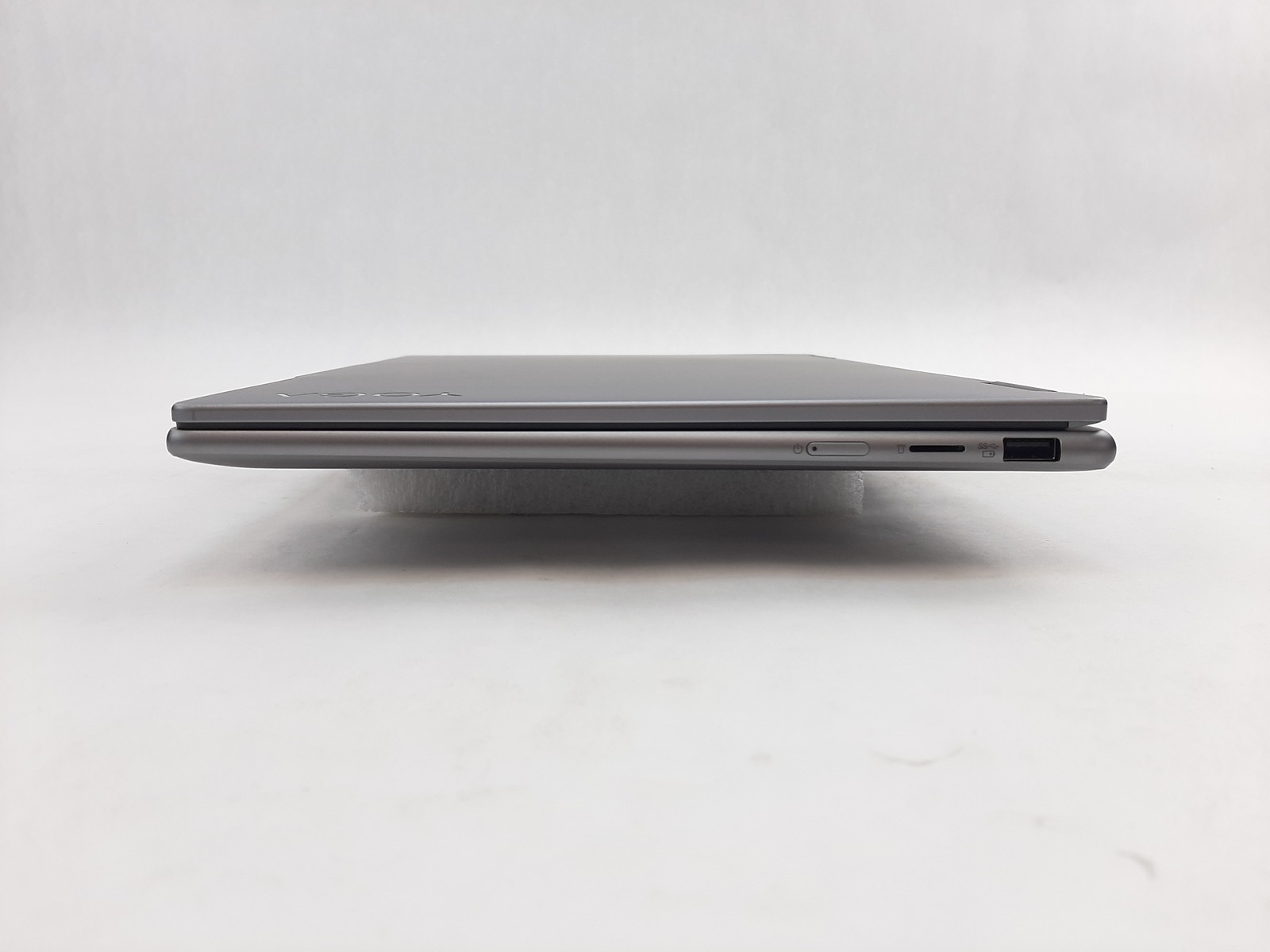 Lenovo Yoga 7 2-in-1 14″ Ryzen 7 8840HS 3.30GHz 16GB RAM 256GB NVMe No AC C4*185