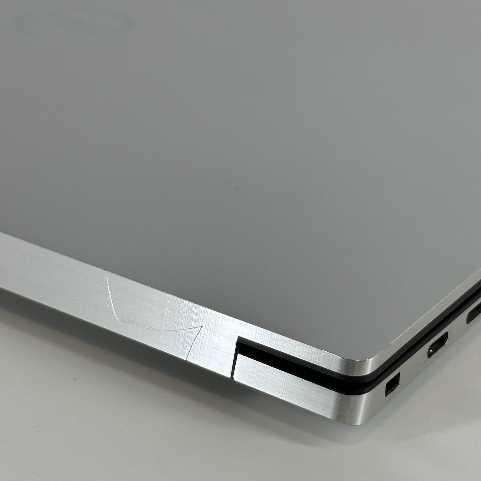 Dell XPS 15 9520 FHD+ 2.5 GHz i9-12900HK 32GB 1TB SSD NVIDIA RTX 3050 Ti Good