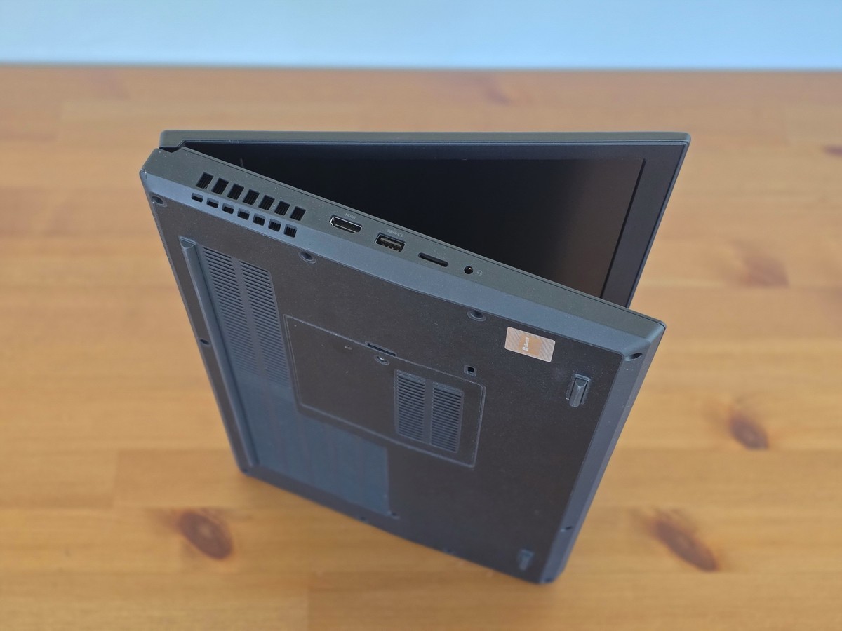 Lenovo ThinkPad P15 Gen 1 i7-10850H 32GB 15.6″ 4K HDR 3840×2160 NVIDIA RTX 3000