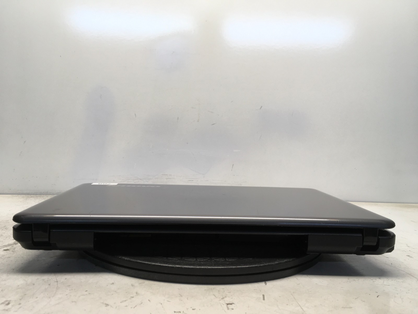 Lenovo G550 2958 Intel Pentium Dual-Core T4300 2.1GHz 3 GB NO HDD
