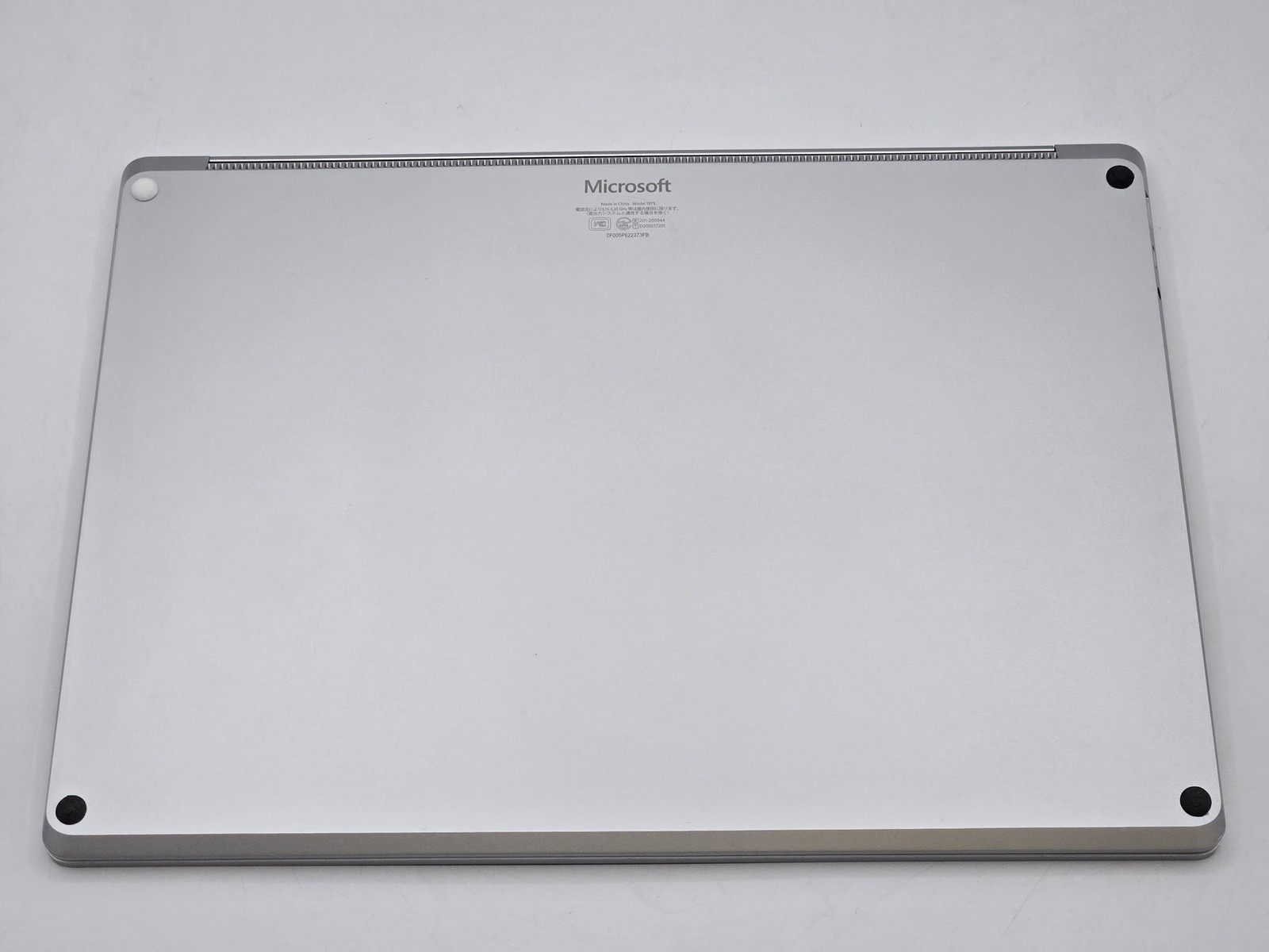 Microsoft Surface Laptop 5 15″ 2496 x 1664 Touch I7-1255U 512GB 8GB W11 Webcam