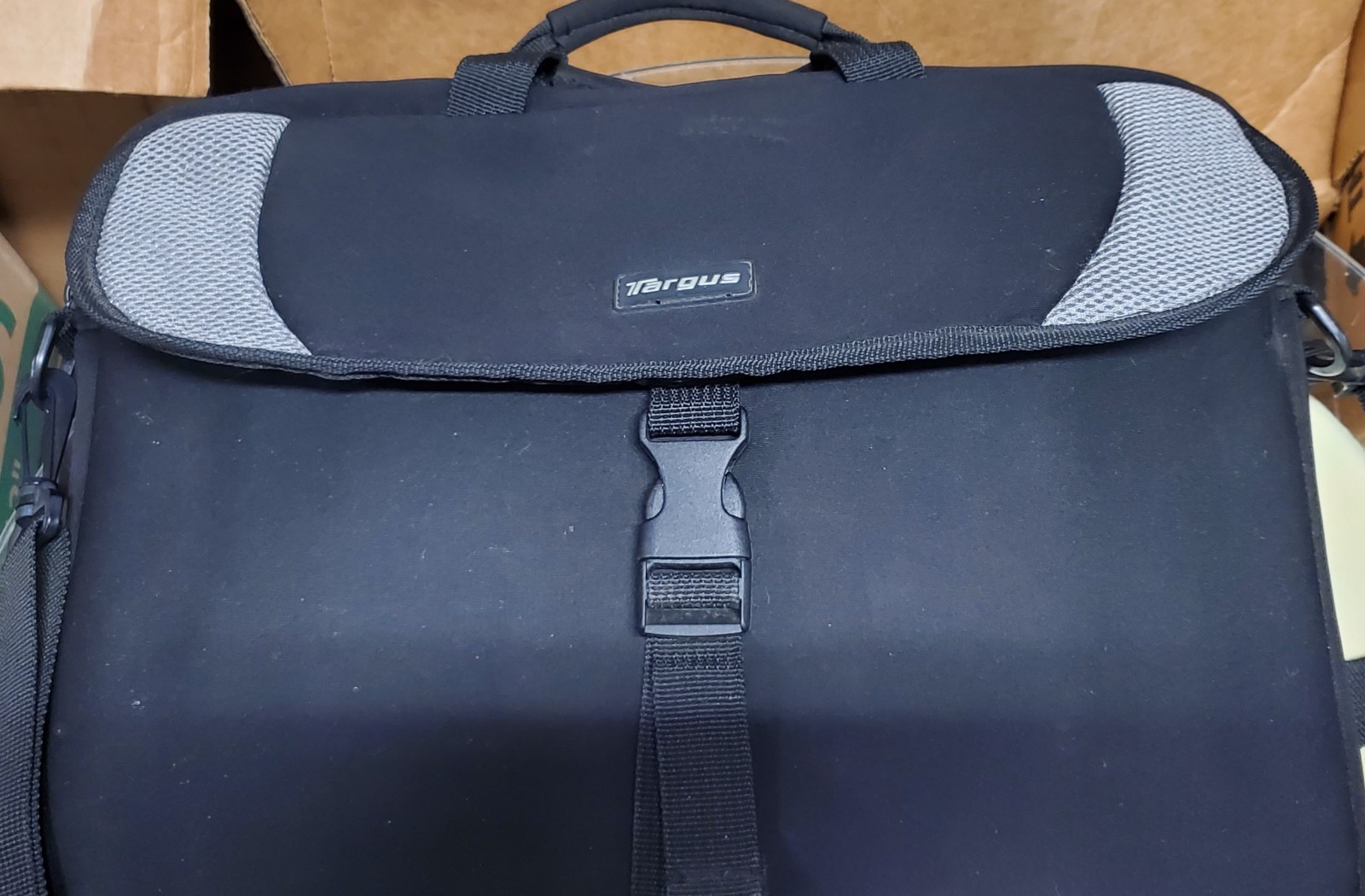 HP Stream 14″ Celeron 4GB/64GB Laptop Brilliant Black, Cord, Bag, & 2 Photo CD’s