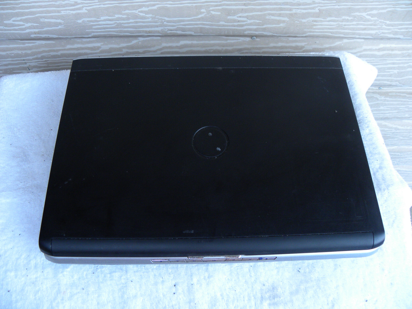 Dell Inspiron 1720 17″ (AS IS / FOR PARTS) – No Hard / Drive Untested