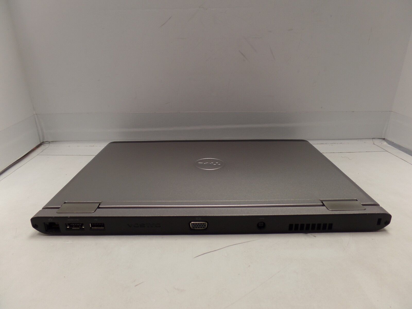BRUSHED ALUMINUM DELL VOSTRO V13 1.30GHZ C2D U7300 4GB 120GB SSD WIN10PRO *READ*