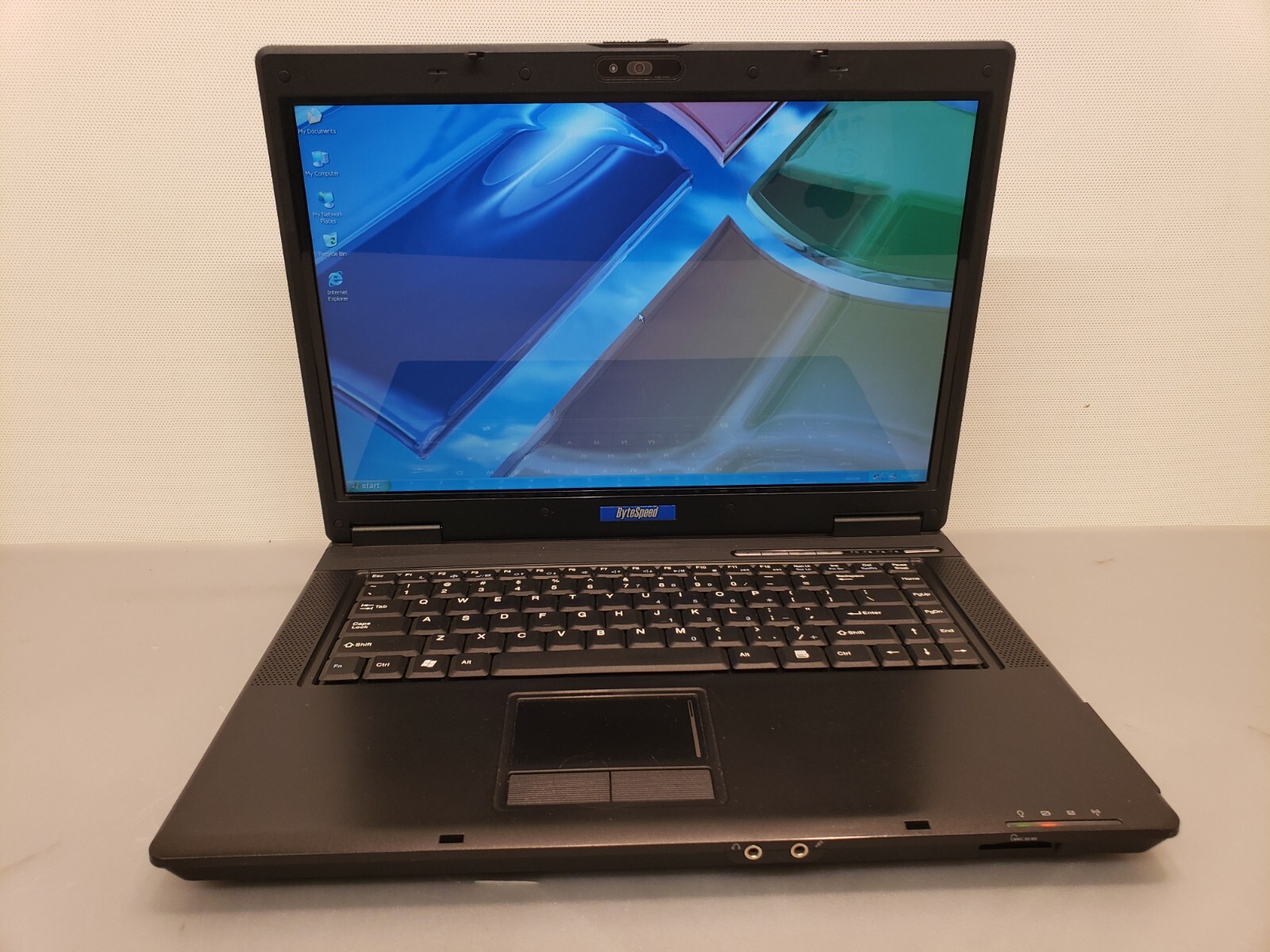 ByteSpeed Laptop Z96Fm 1.66GHz 2GB RAM 100GB 15.6″ Wide Glossy WinXP – Clean