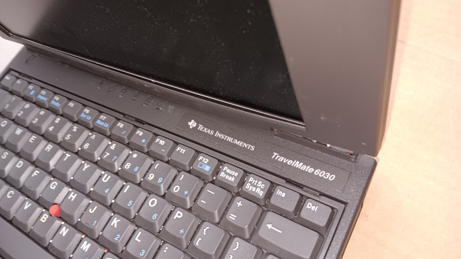 Vintage Texas Instruments TravelMate 6030 Laptop Windows 98 SE Operating System