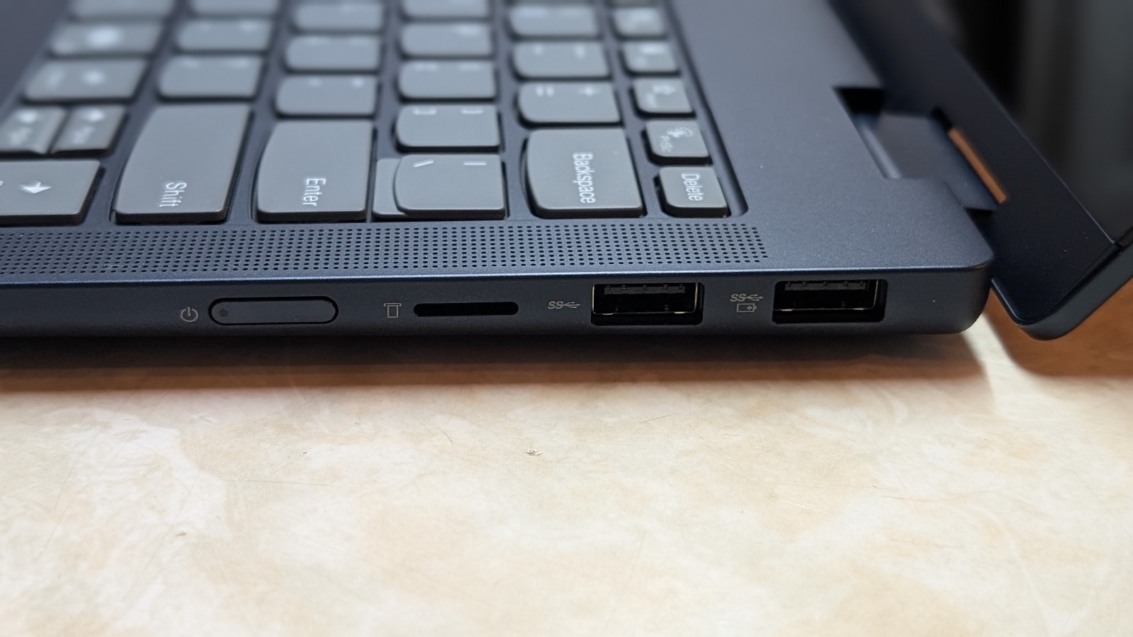IdeaPad 5 2-in-1 14AXP10 AMD Ryzen AI 5, Cosmic Blue