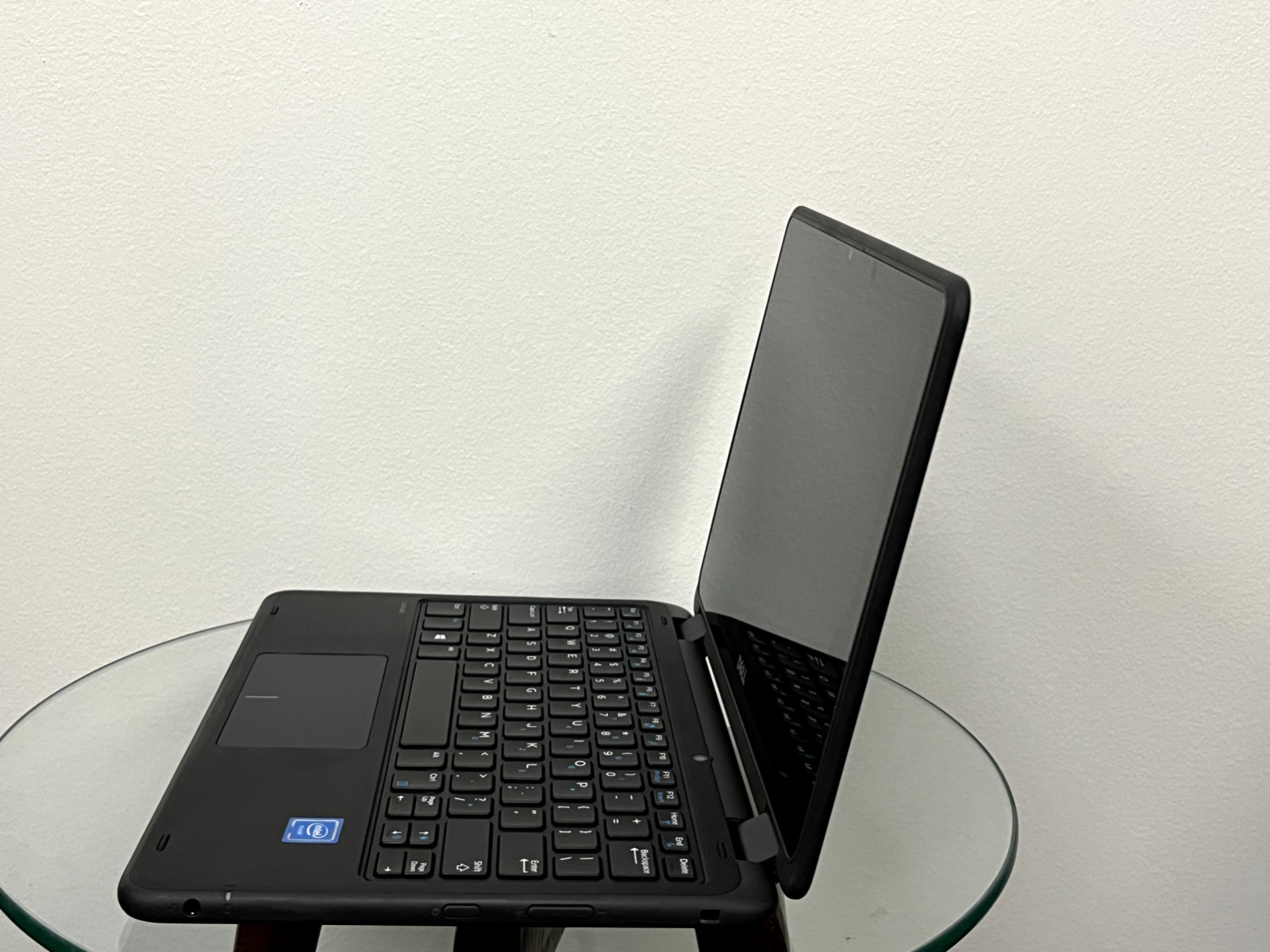 Dell Latitude 3189 11.6″ 2-in-1 Touch Laptop Celeron 4GB 64GB SSD Windows 11 !!