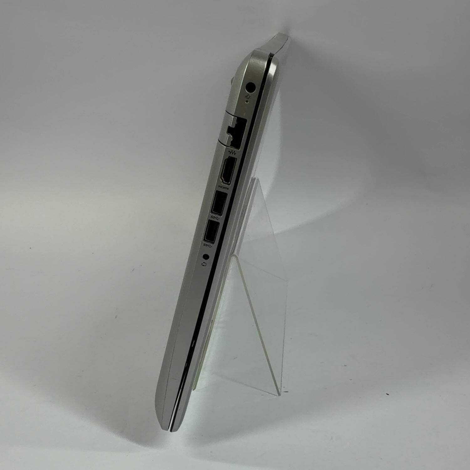 Broken HP Laptop 15-db0031nr 15.6″ A9-9425 3.1GHz 4GB RAM 1TB SSD Damaged Bezel