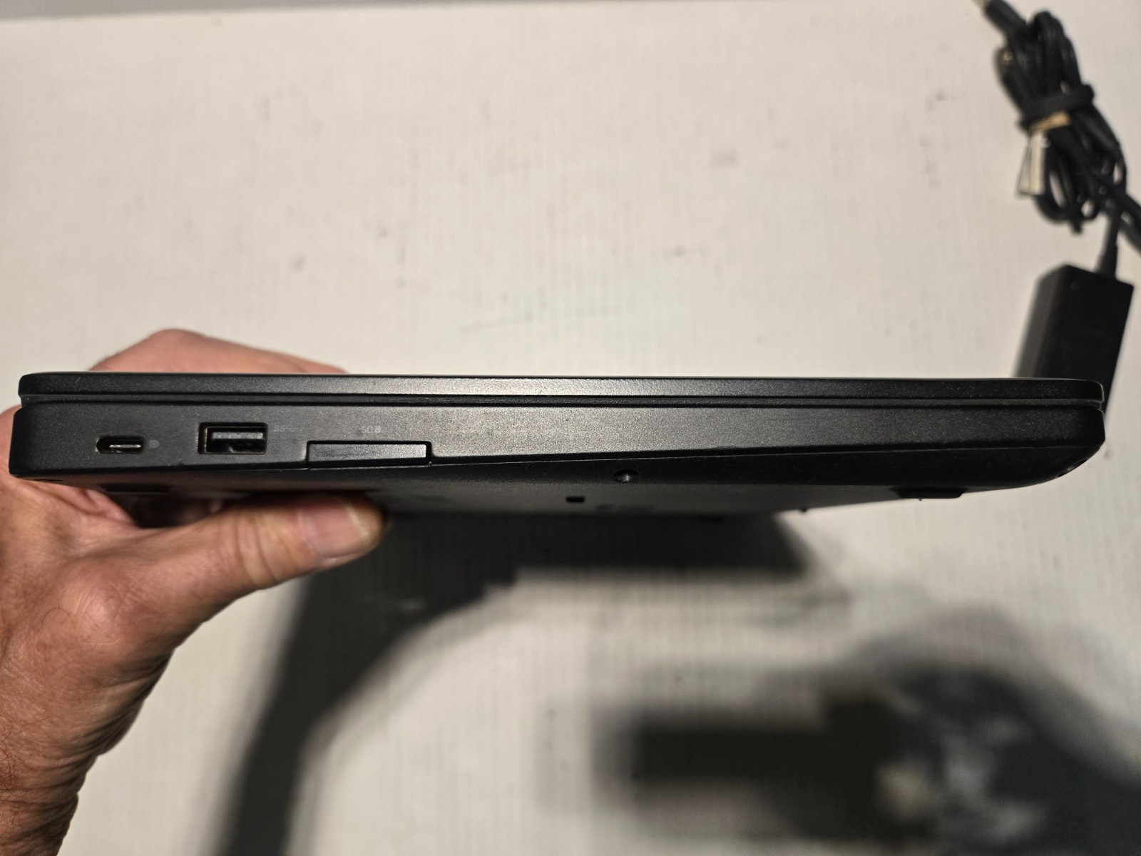 Dell Latitude 5490 14″ FHD Laptop Core i5-8350U 16GB 256GB SSD Win-11 WebCam BT
