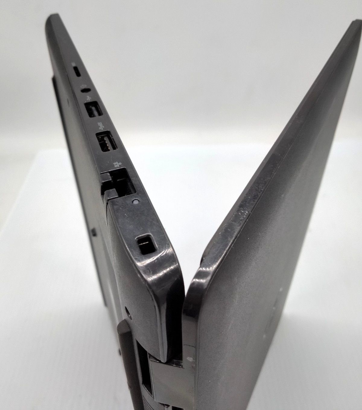 Dell Latitude 3420 i5-1145G7 1.50 GHz Boots to bios No RAM No SSD Laptop