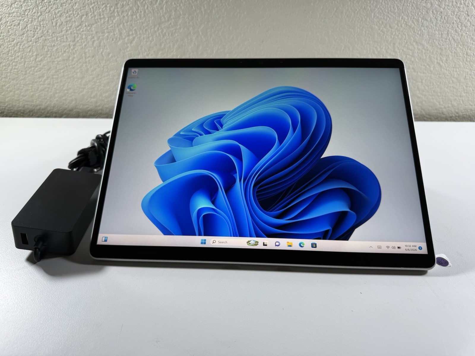 Microsoft Surface Pro 8 (1982) i5-1145G7 – 16GB RAM – 256GB 120Hz – Win 11 Pro