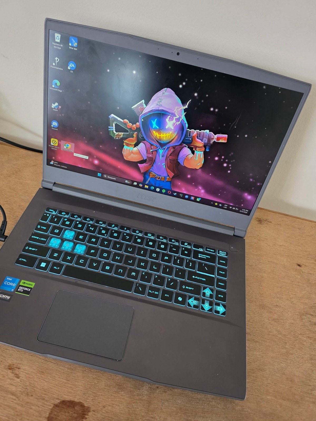MSI Thin 15 Laptop para Juegos de 15.6″, 144Hz, Intel Core i5-13420H, NVIDIA GeF