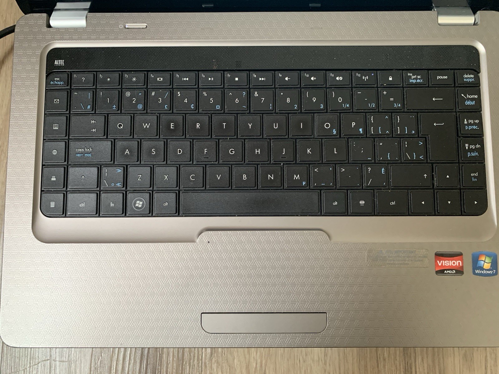 HP G62 14″ AMD Athlon II P320 2.10GHz /3GB RAM / 238GB SSD Win 10 DVDRAM