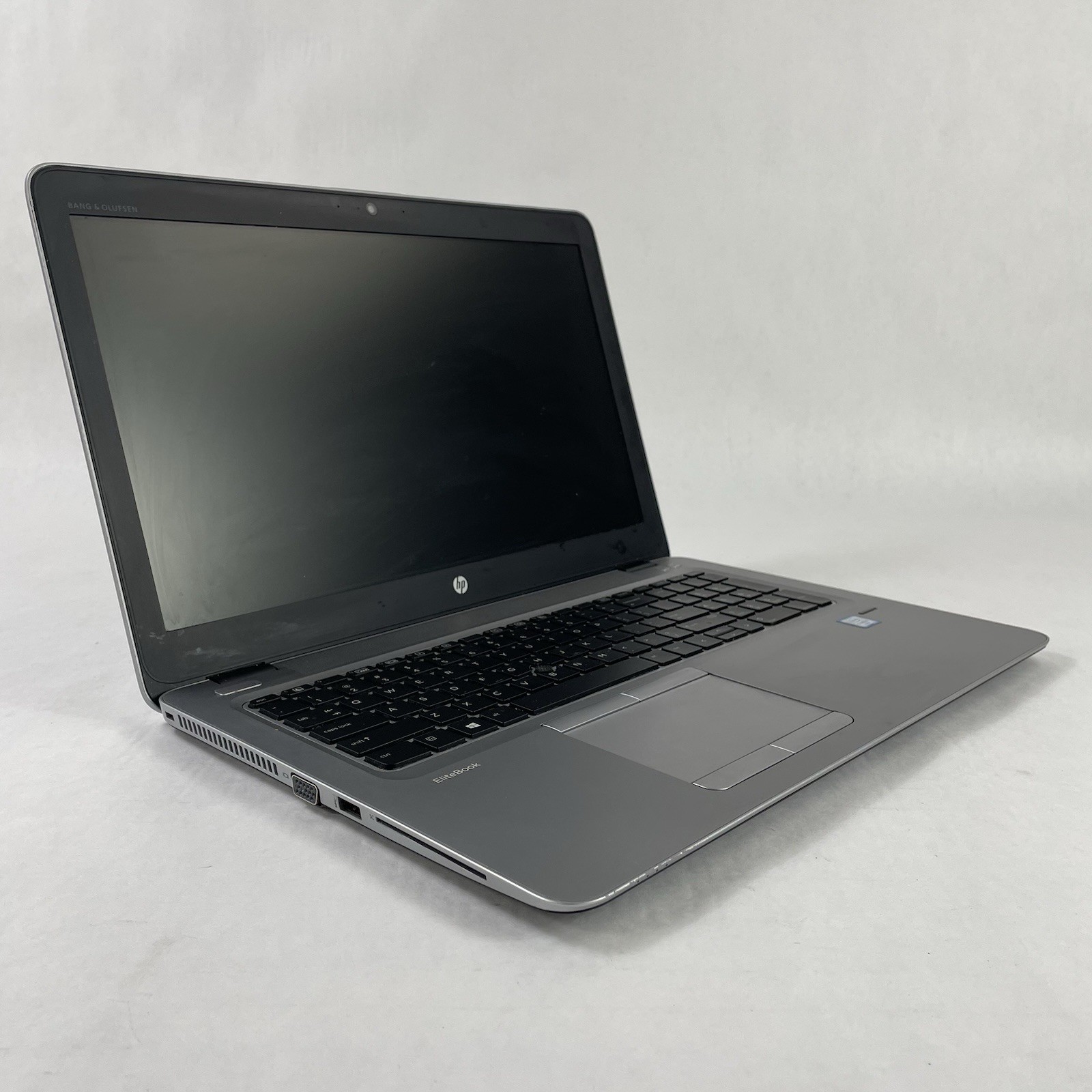 HP EliteBook 850 G3 15.6″ i5-6200U 2.30 GHz 8 GB RAM No SSD No OS – Bad Bottom