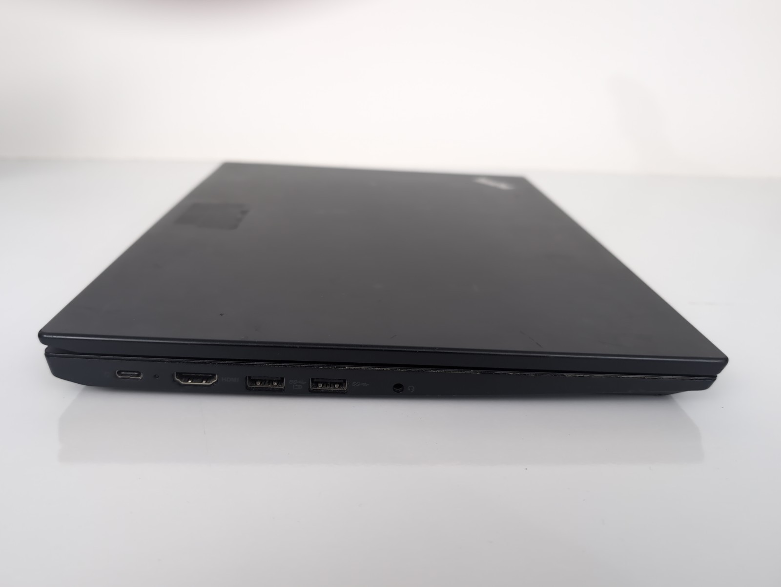Lenovo ThinkPad E495 14″ W/ Ryzen 7 3700U W/ Radeon Vega Mobile 8GB 256GB SSD