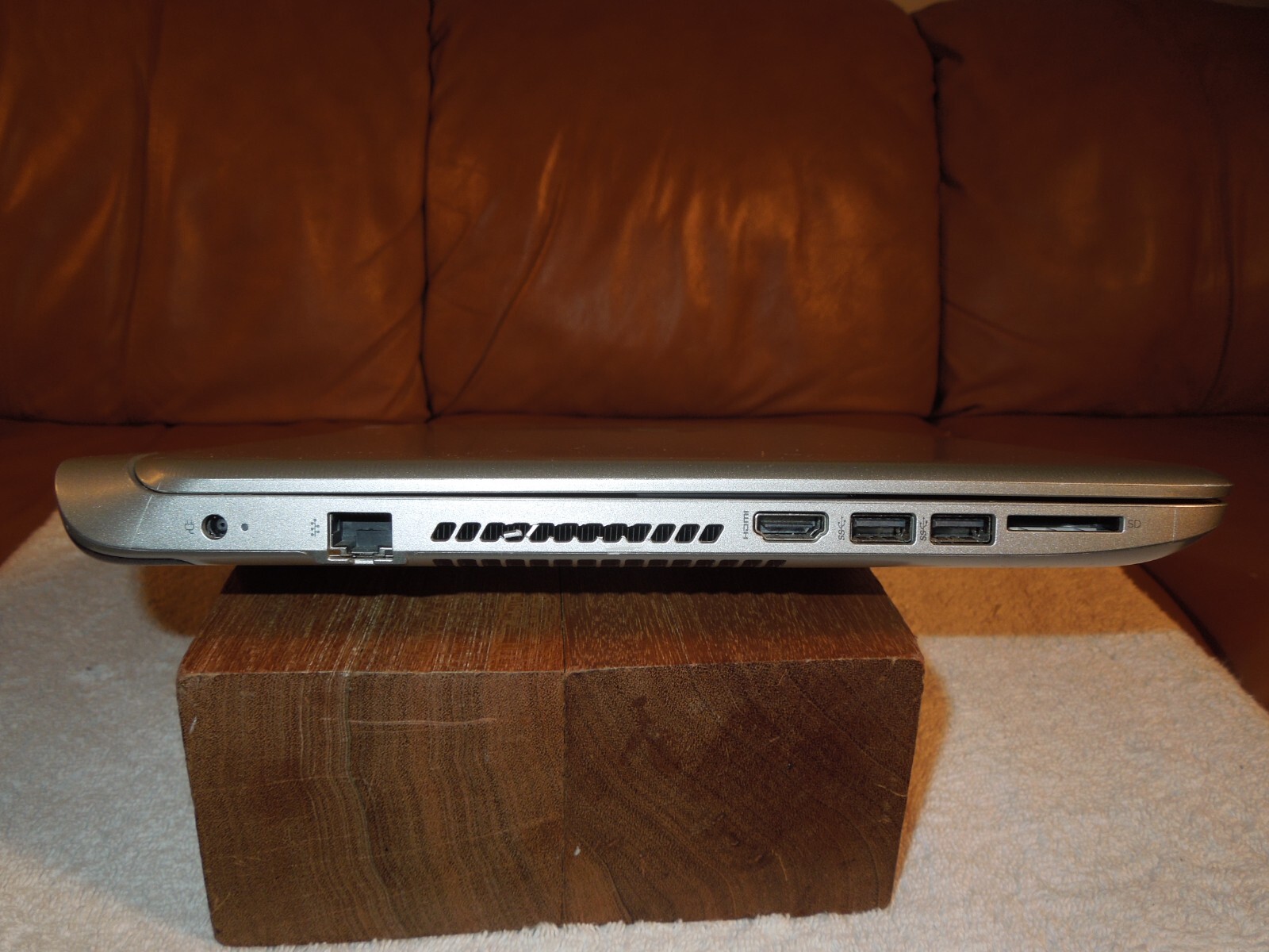 HP 15-p082nr Laptop Computer -15.6″Screen -Windows 10 -750 GB HDD -6 GB Ram