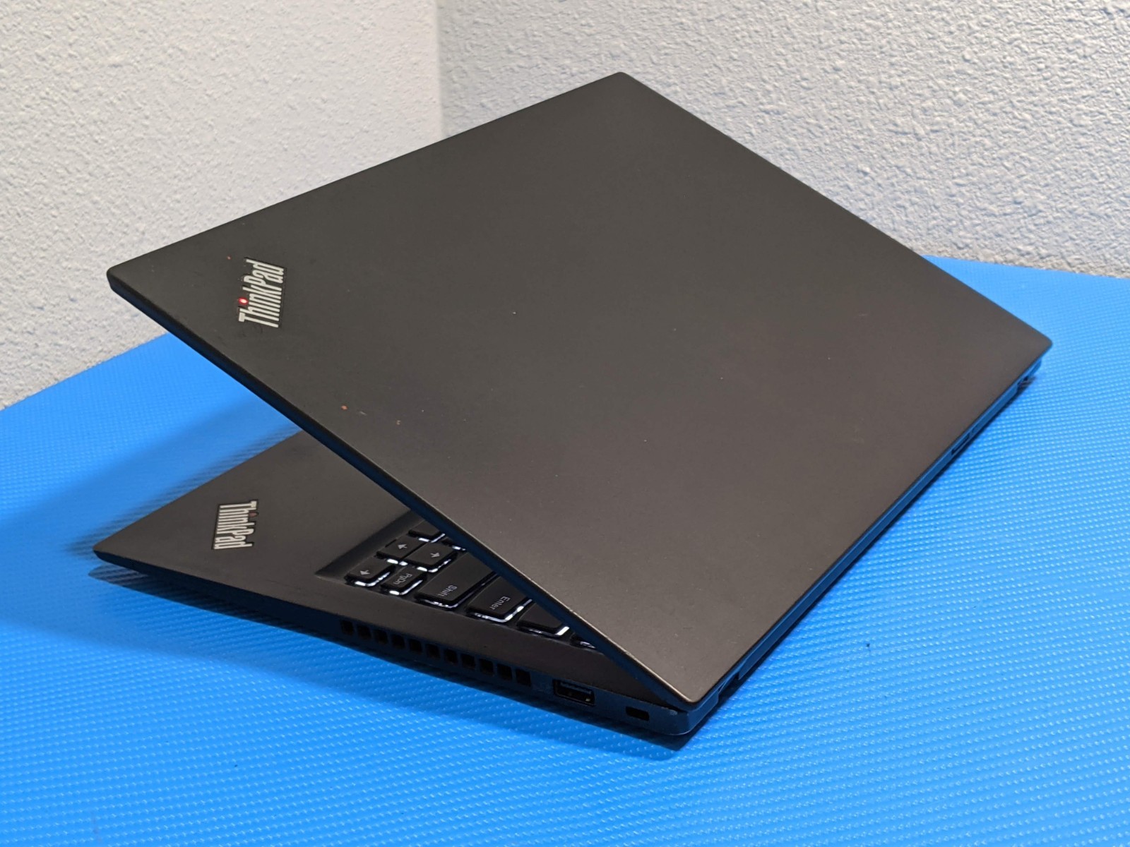 Lenovo ThinkPad T14s Gen 1 14″ FHD i5-10210U 1.6GHz 8GB 512GB SSD Win11Pro +PA