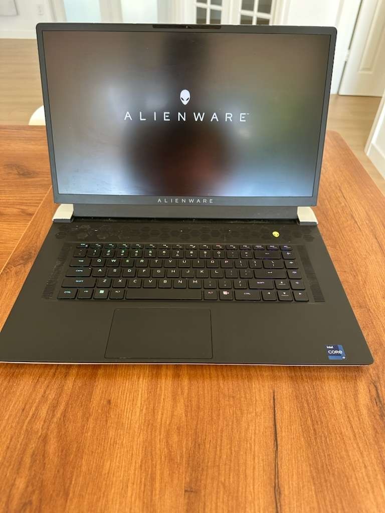 Dell Alienware x17 r2 3080 i9 12900H 1080p high quality big screen 17 inch
